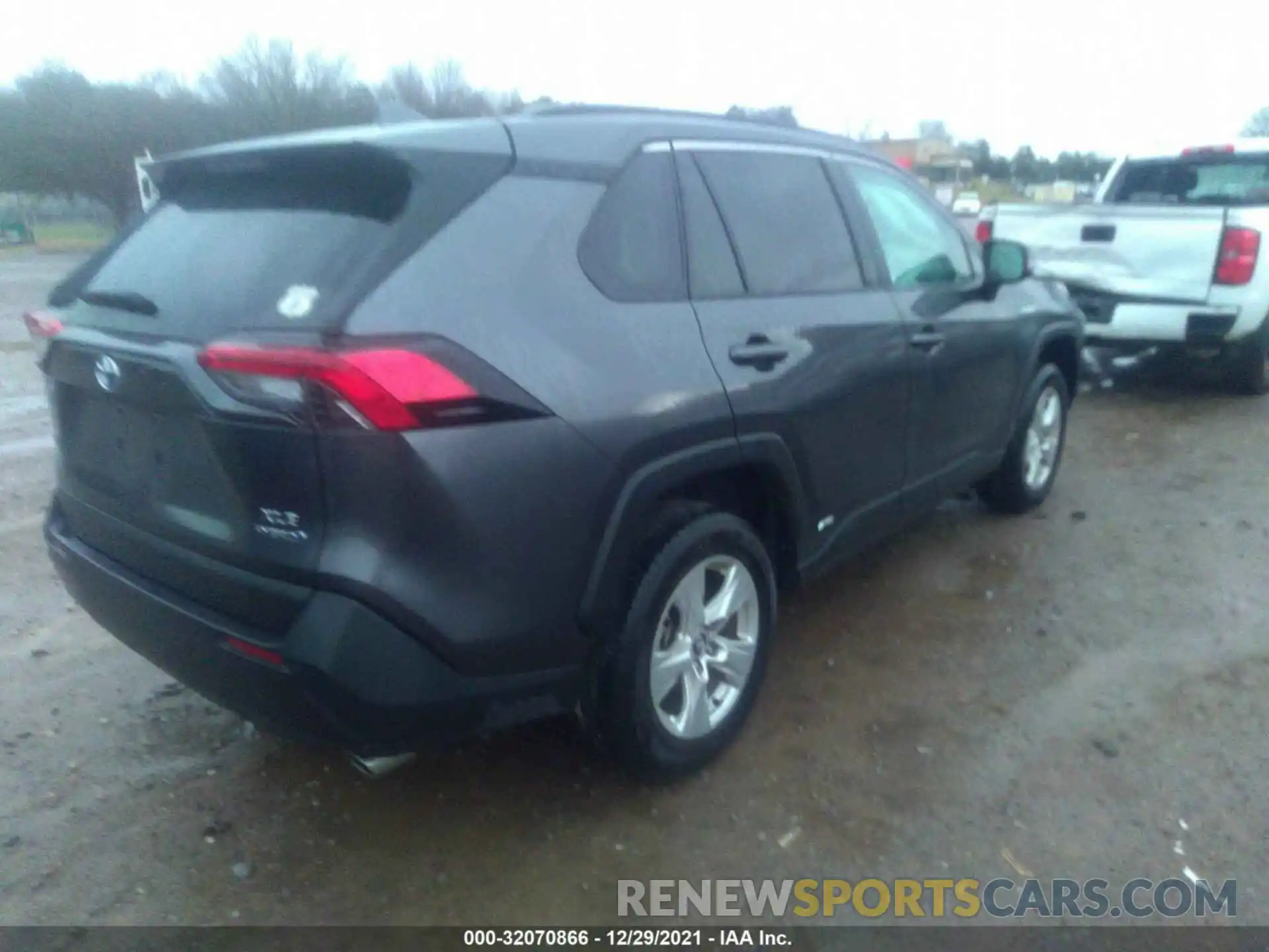 4 Photograph of a damaged car 4T3RWRFV7LU003104 TOYOTA RAV4 2020