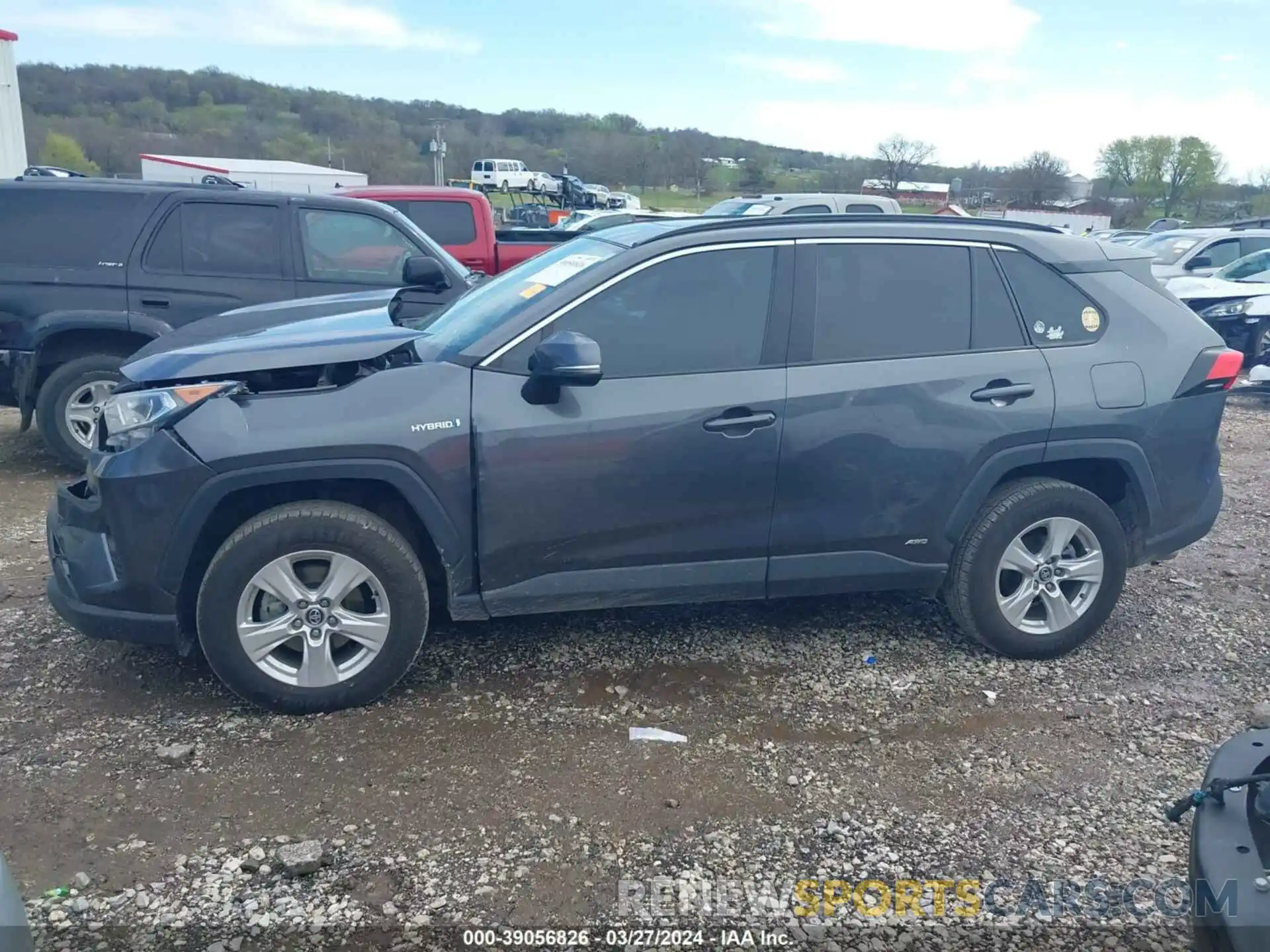 14 Photograph of a damaged car 4T3RWRFV8LU002253 TOYOTA RAV4 2020