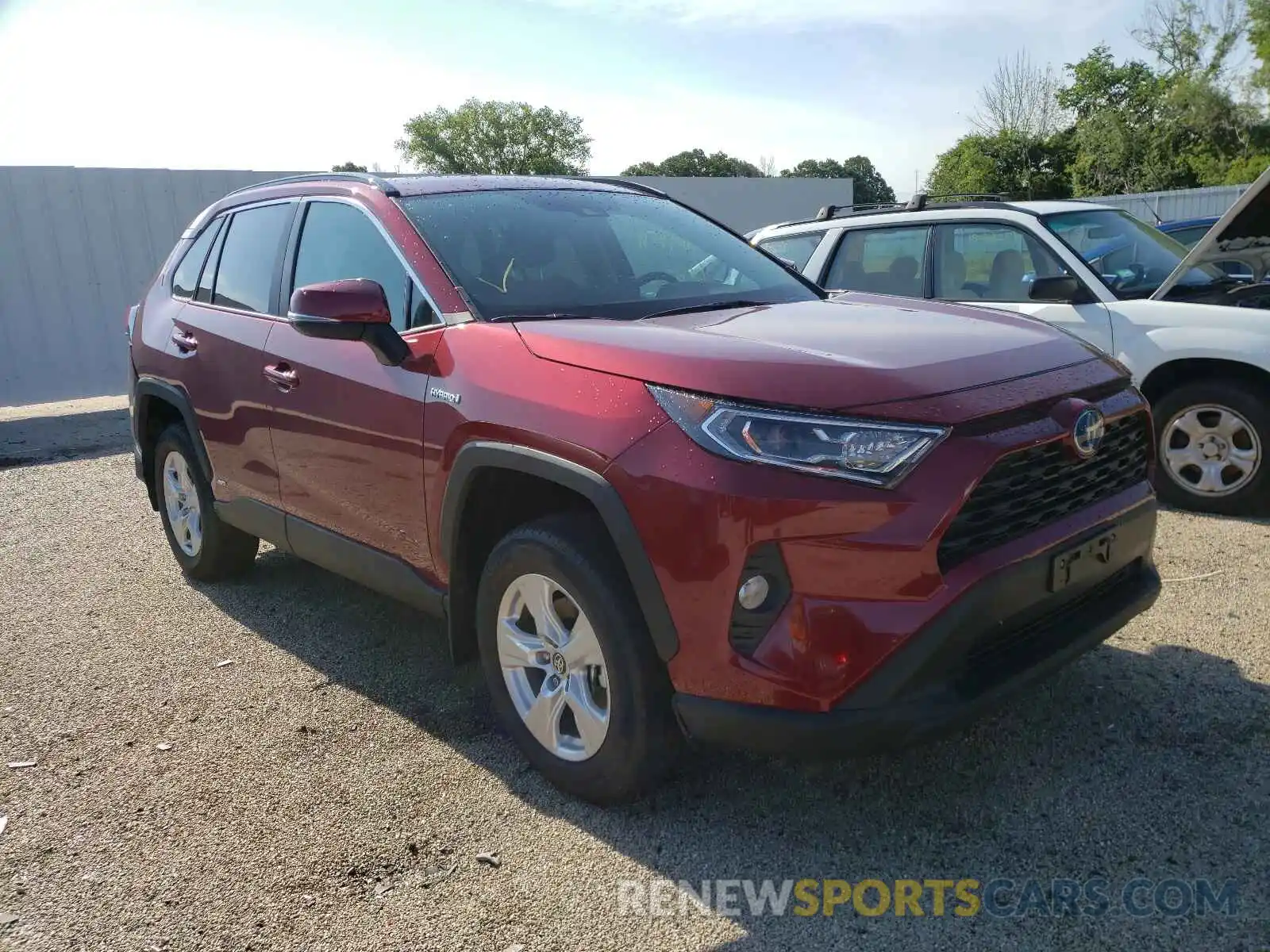 1 Photograph of a damaged car 4T3RWRFV9LU010569 TOYOTA RAV4 2020