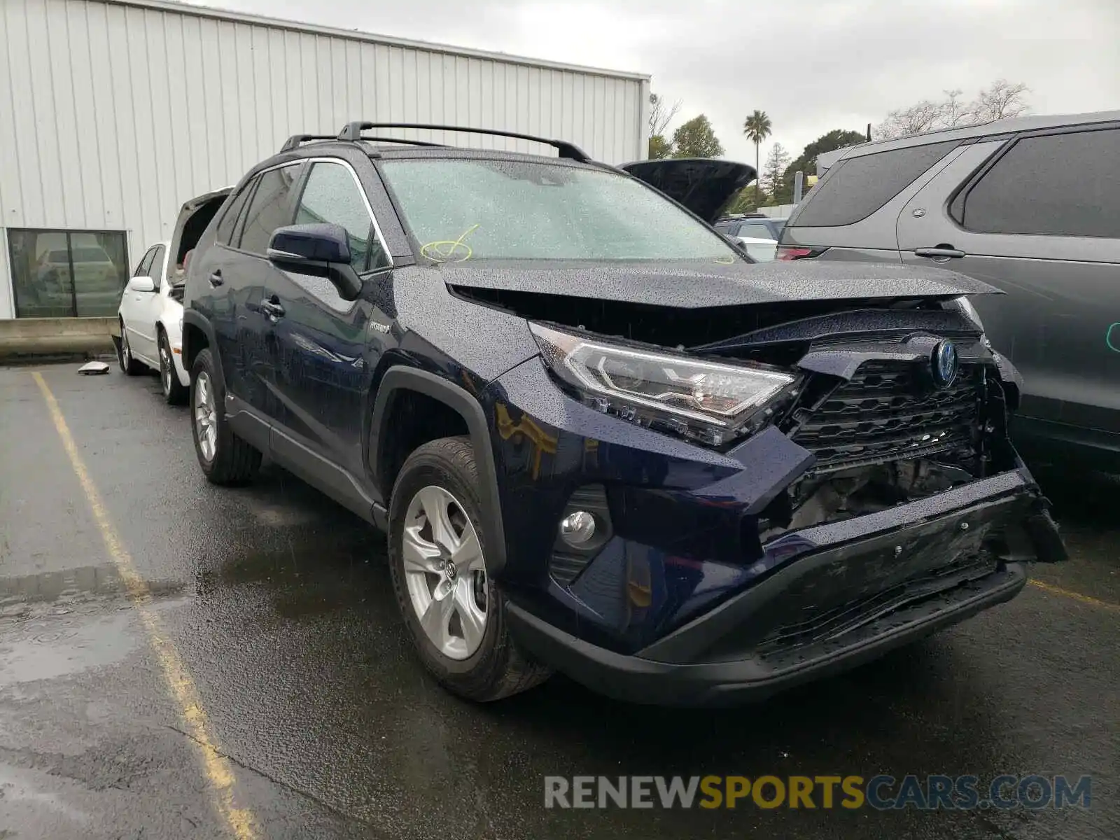 1 Photograph of a damaged car 4T3RWRFVXLU009883 TOYOTA RAV4 2020