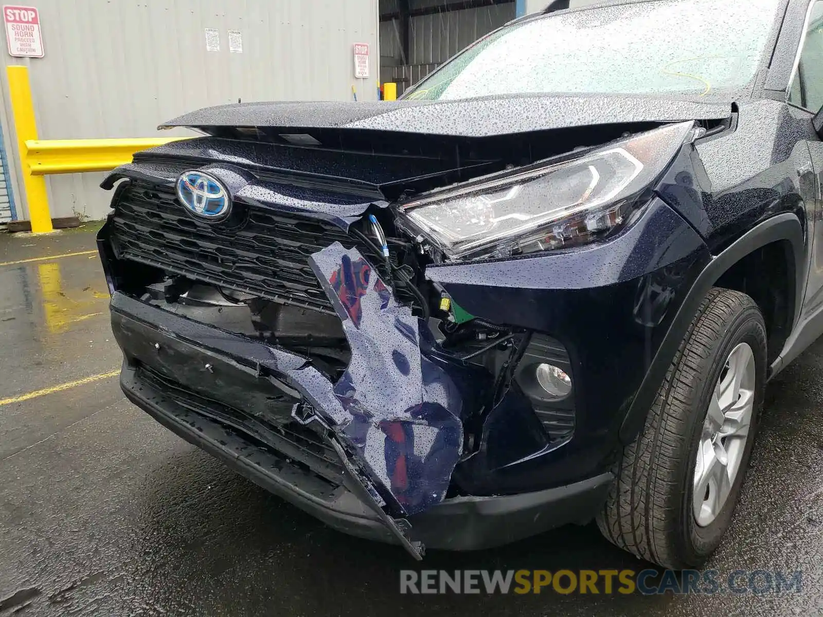 9 Photograph of a damaged car 4T3RWRFVXLU009883 TOYOTA RAV4 2020