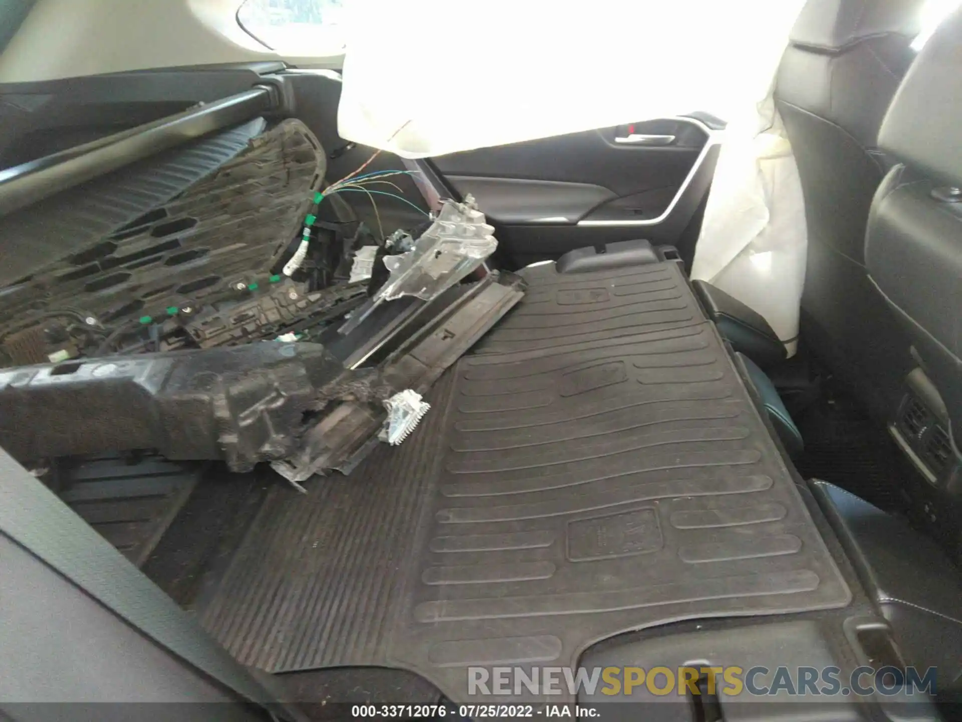 8 Photograph of a damaged car JTMA1RFV0LD529003 TOYOTA RAV4 2020