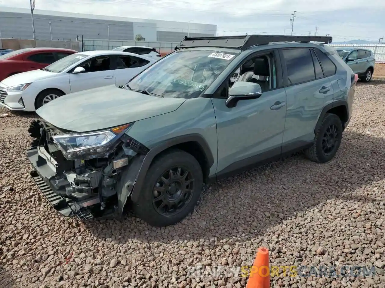 1 Фотография поврежденного автомобиля JTMA1RFV0LJ032888 TOYOTA RAV4 2020