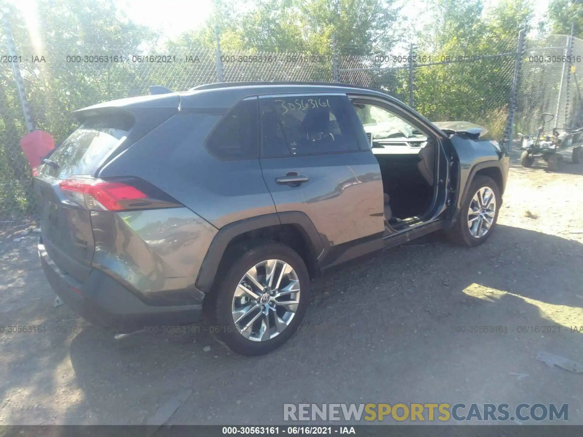 4 Photograph of a damaged car JTMA1RFV2LD062215 TOYOTA RAV4 2020