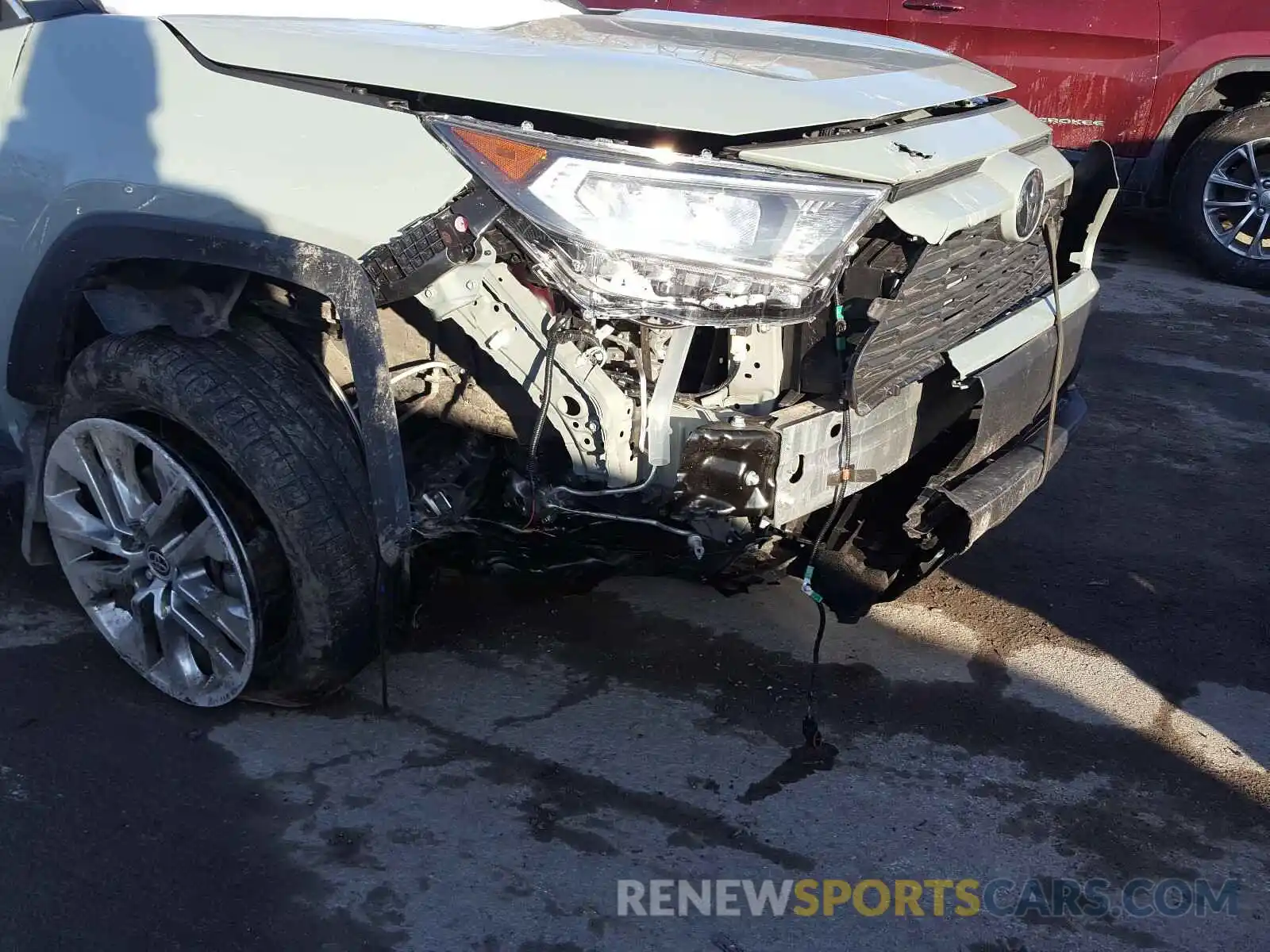 9 Photograph of a damaged car JTMA1RFV2LJ037073 TOYOTA RAV4 2020