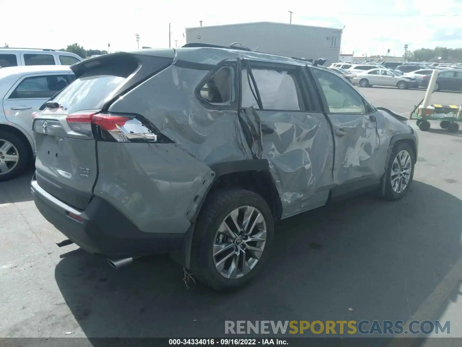 4 Photograph of a damaged car JTMA1RFV2LJ039115 TOYOTA RAV4 2020