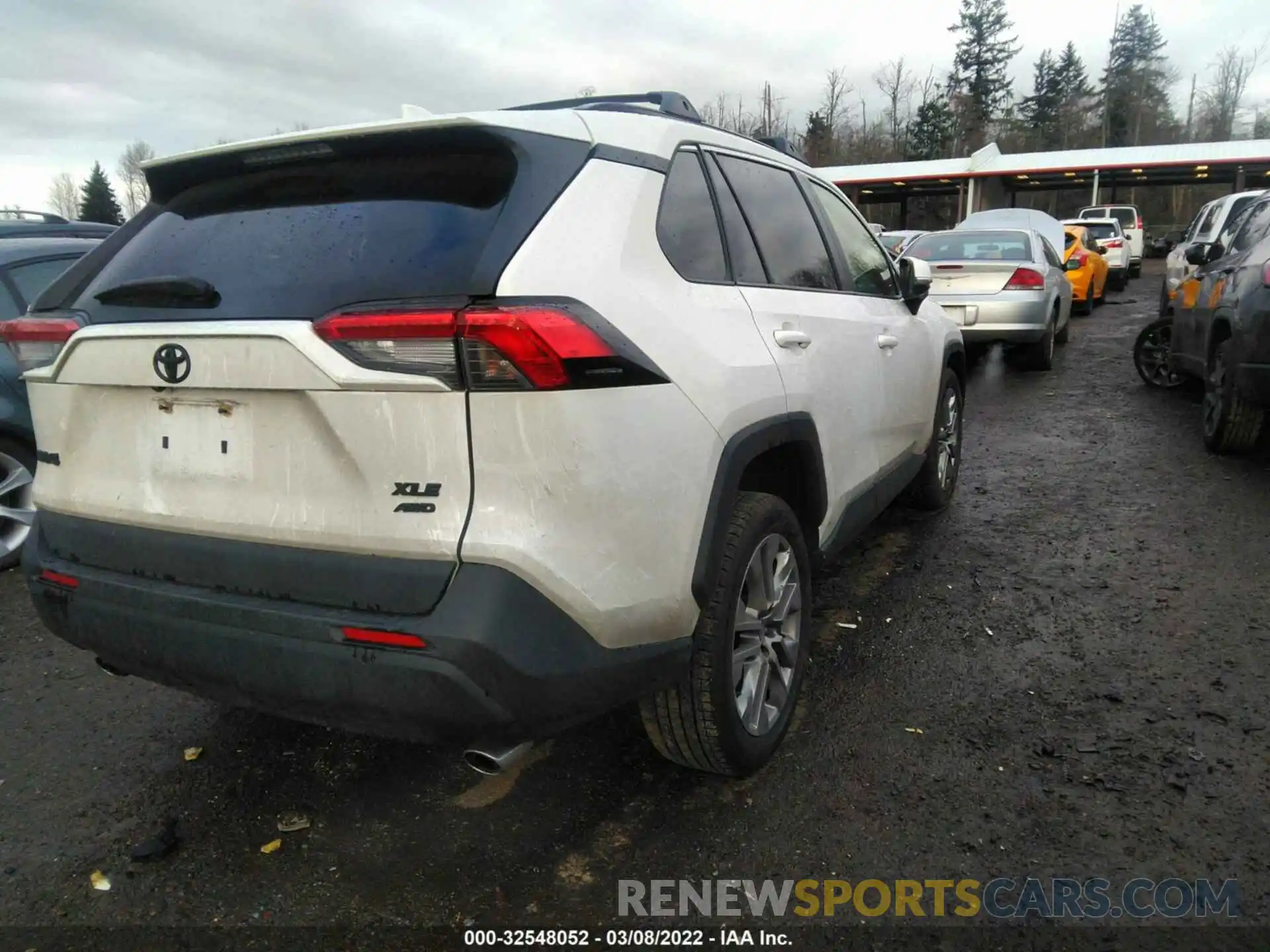 4 Photograph of a damaged car JTMA1RFV3LD067617 TOYOTA RAV4 2020