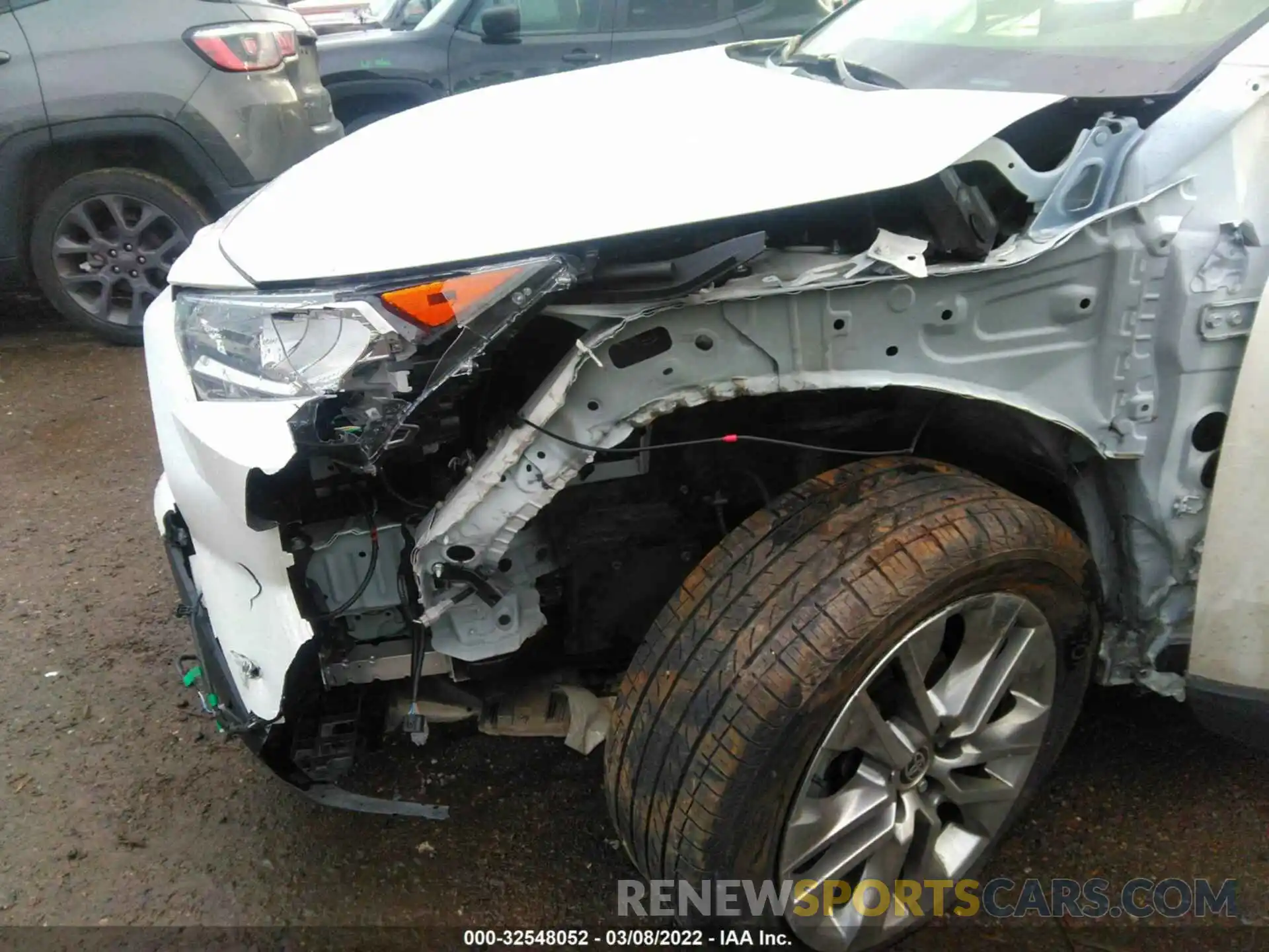 6 Photograph of a damaged car JTMA1RFV3LD067617 TOYOTA RAV4 2020