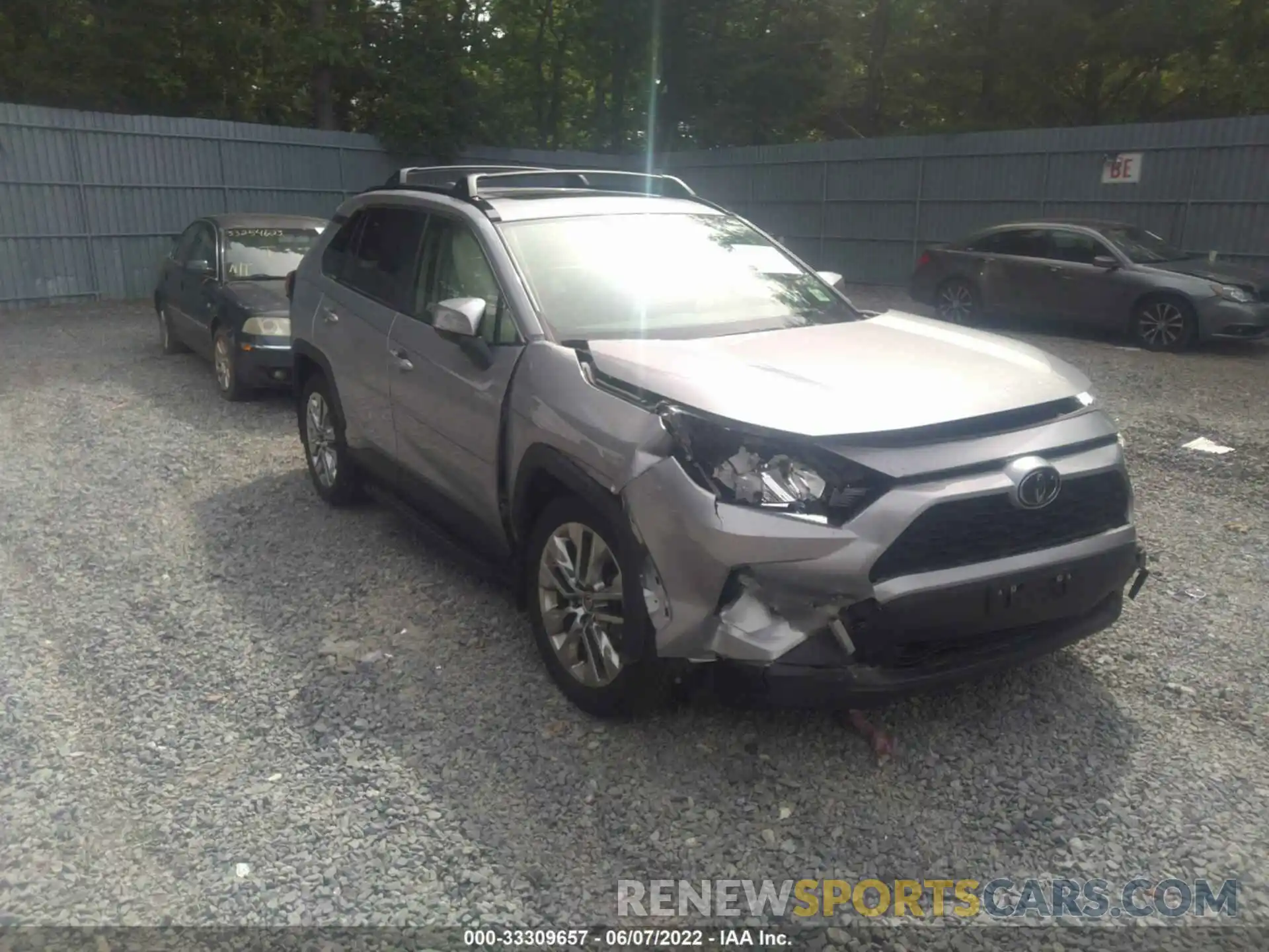 1 Photograph of a damaged car JTMA1RFV4LD057940 TOYOTA RAV4 2020