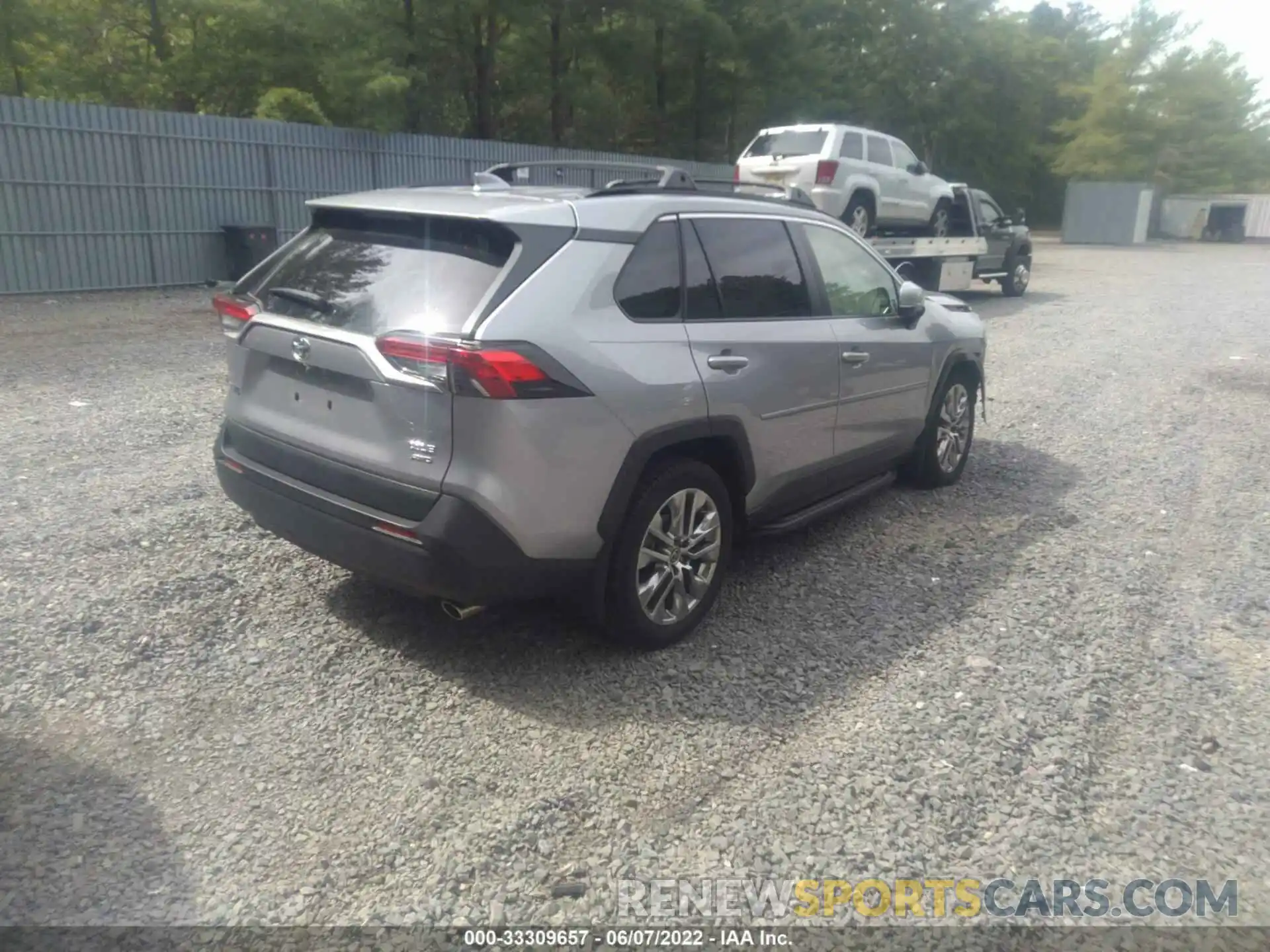 4 Photograph of a damaged car JTMA1RFV4LD057940 TOYOTA RAV4 2020