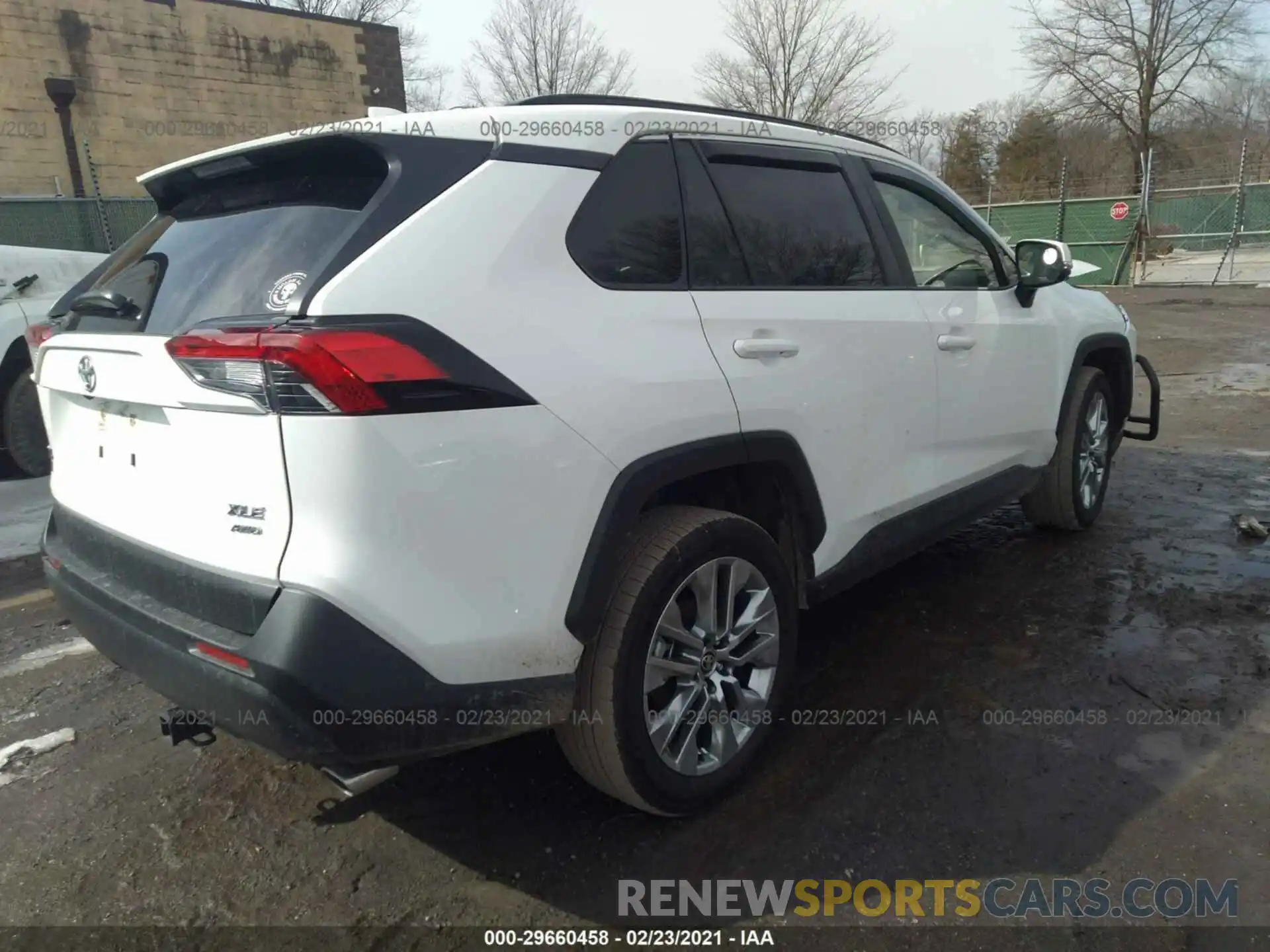 4 Photograph of a damaged car JTMA1RFV4LD058411 TOYOTA RAV4 2020