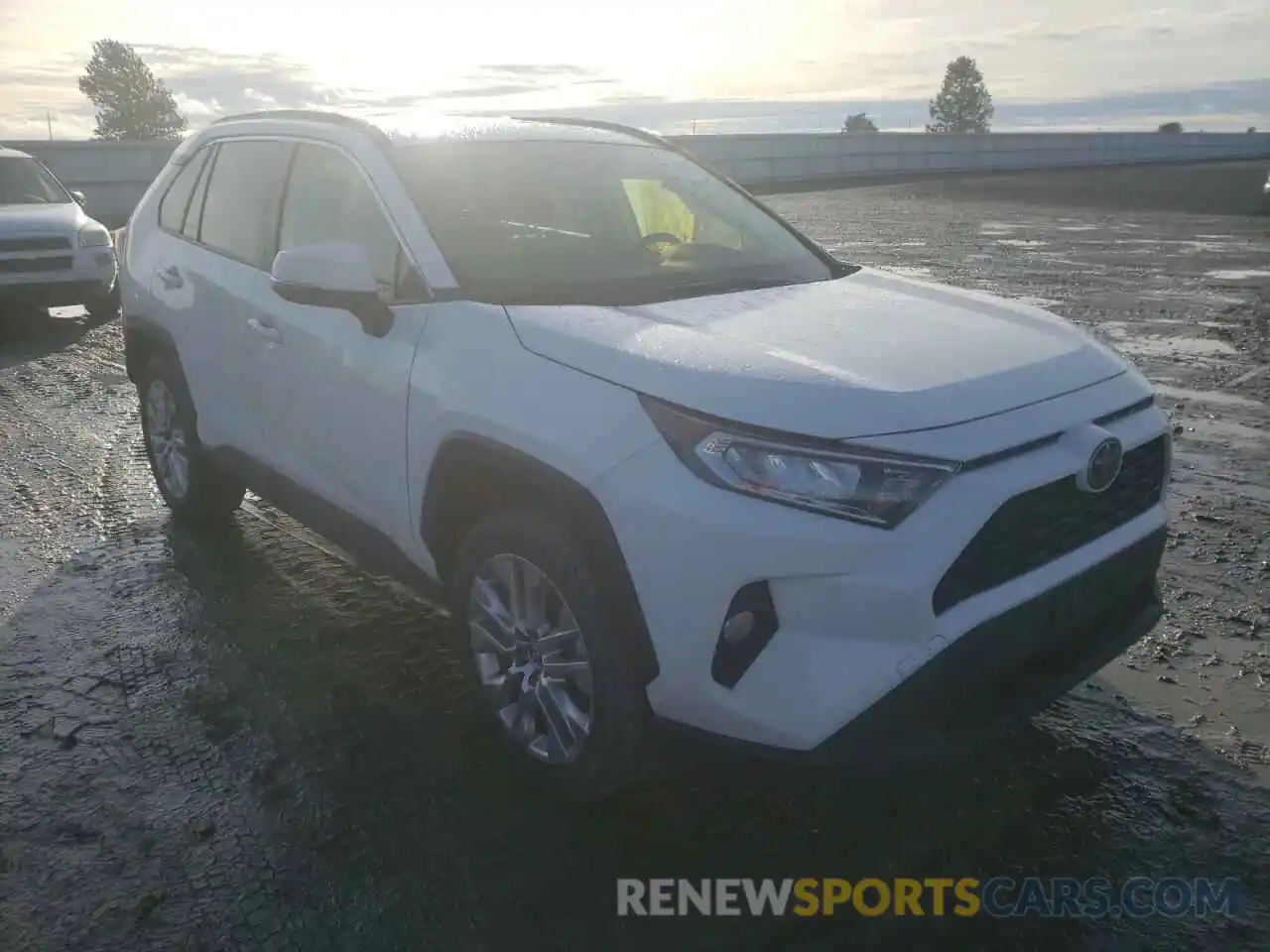 1 Photograph of a damaged car JTMA1RFV5LD529823 TOYOTA RAV4 2020