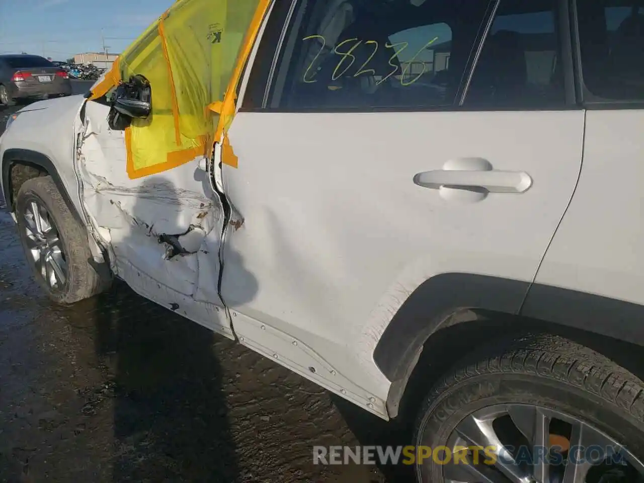 10 Photograph of a damaged car JTMA1RFV5LD529823 TOYOTA RAV4 2020