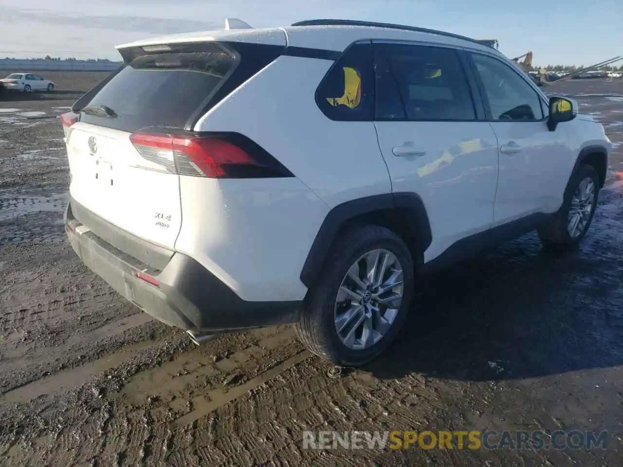 4 Photograph of a damaged car JTMA1RFV5LD529823 TOYOTA RAV4 2020