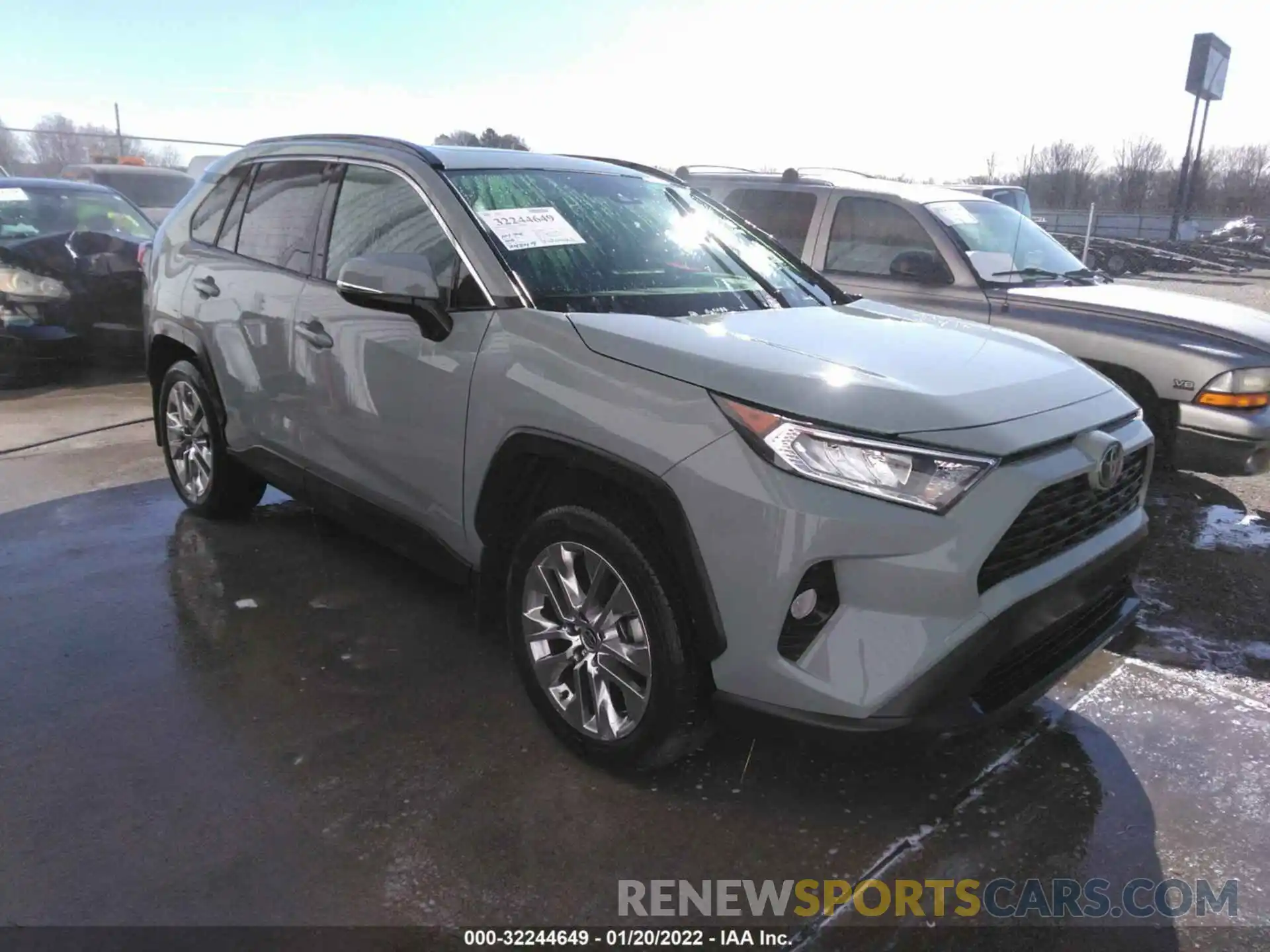 1 Photograph of a damaged car JTMA1RFV5LJ034927 TOYOTA RAV4 2020