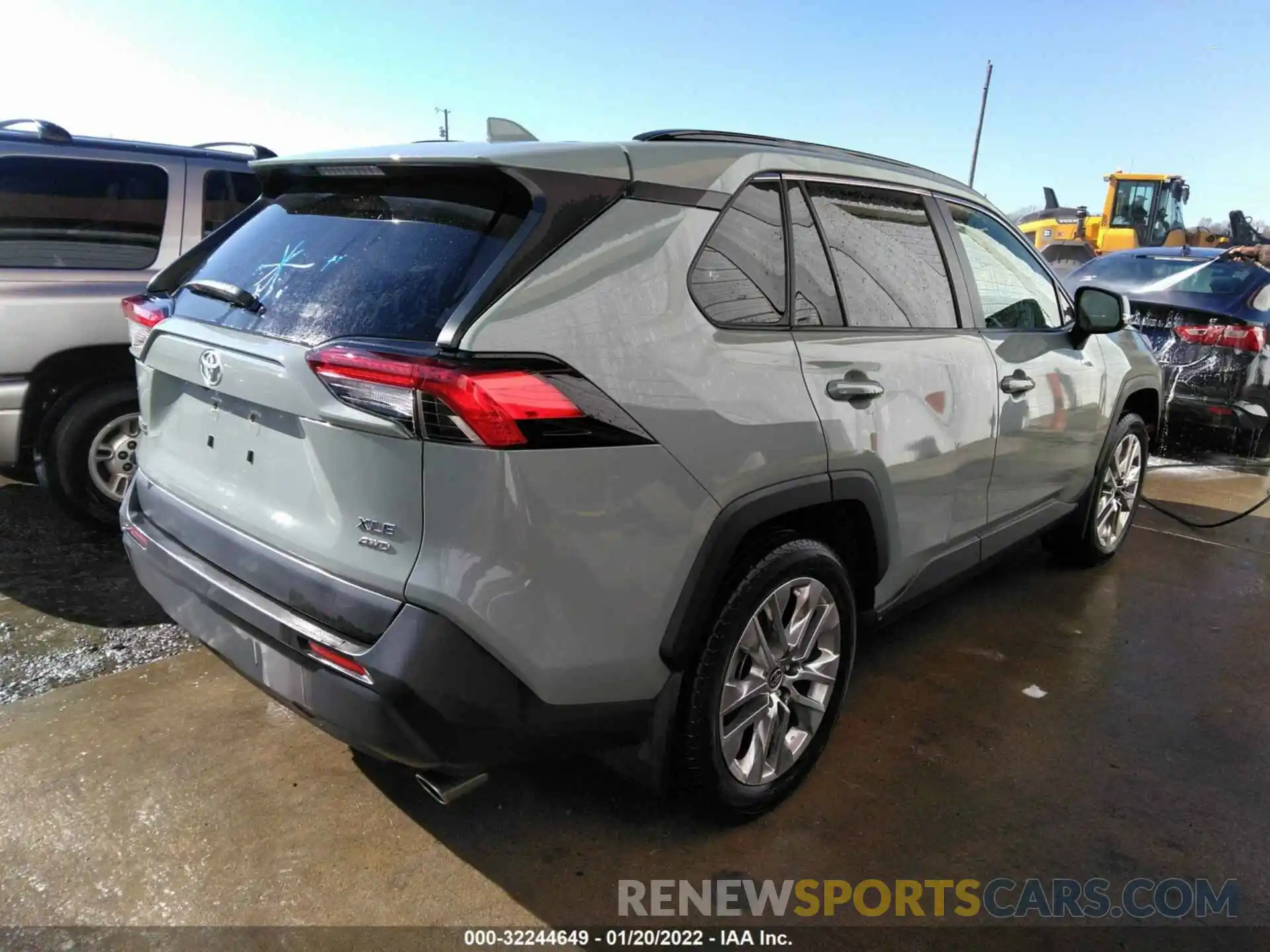 4 Photograph of a damaged car JTMA1RFV5LJ034927 TOYOTA RAV4 2020