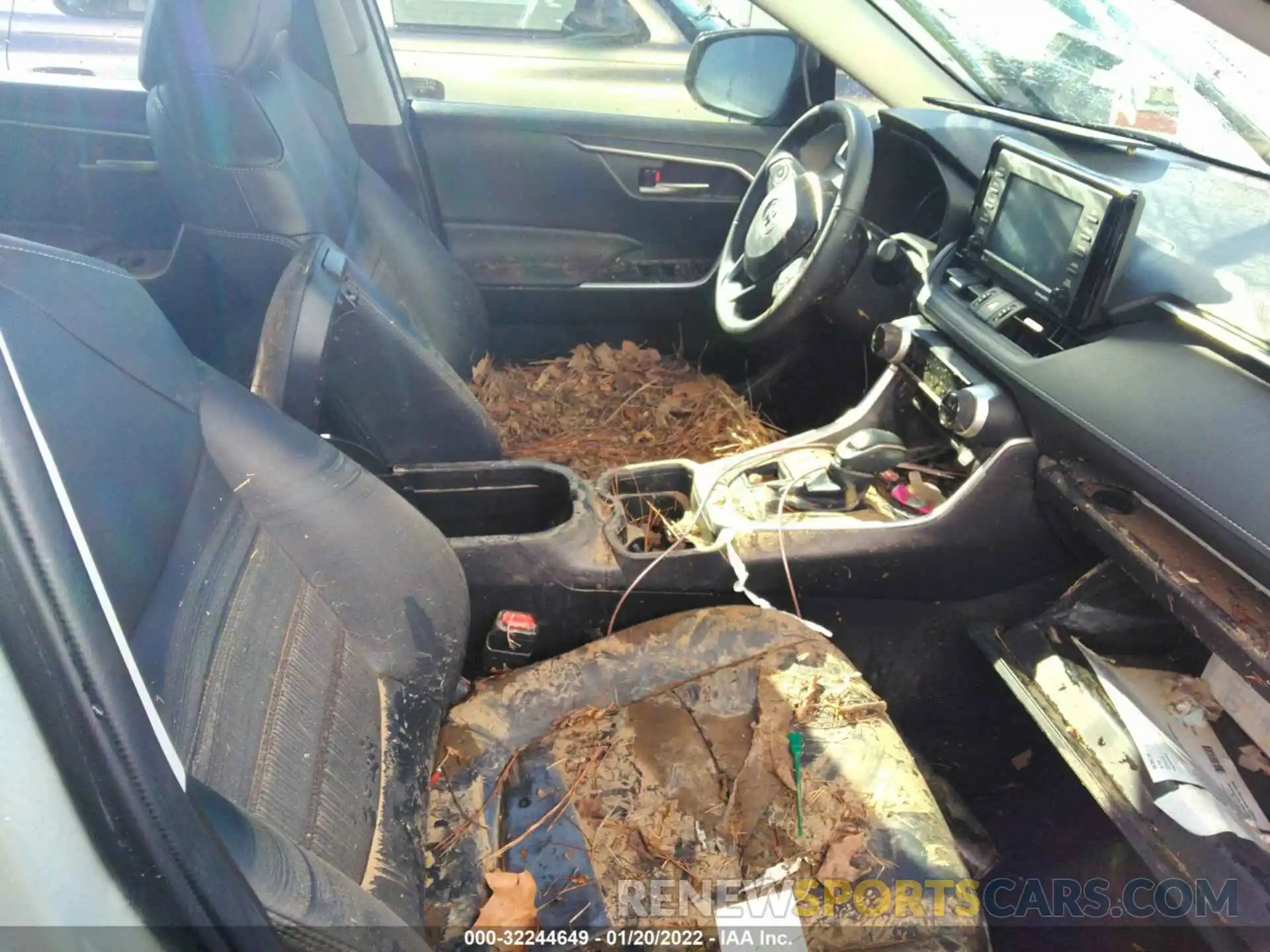 6 Photograph of a damaged car JTMA1RFV5LJ034927 TOYOTA RAV4 2020