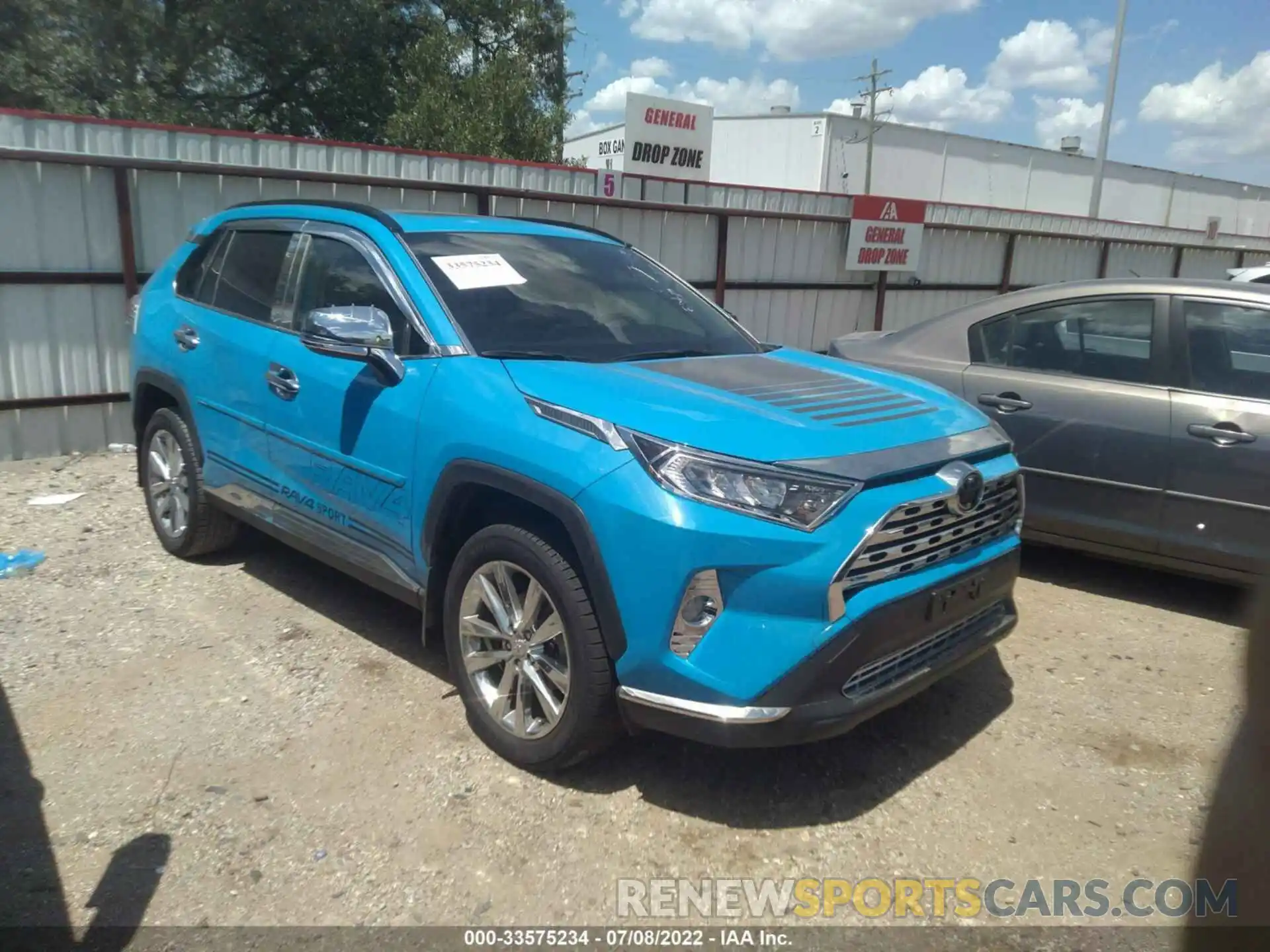 1 Photograph of a damaged car JTMA1RFV6LJ032054 TOYOTA RAV4 2020