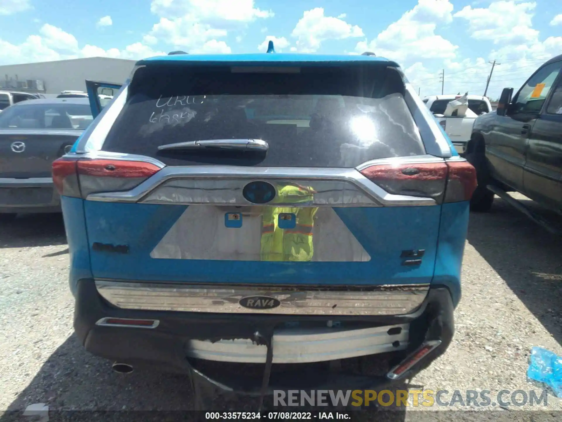 6 Photograph of a damaged car JTMA1RFV6LJ032054 TOYOTA RAV4 2020