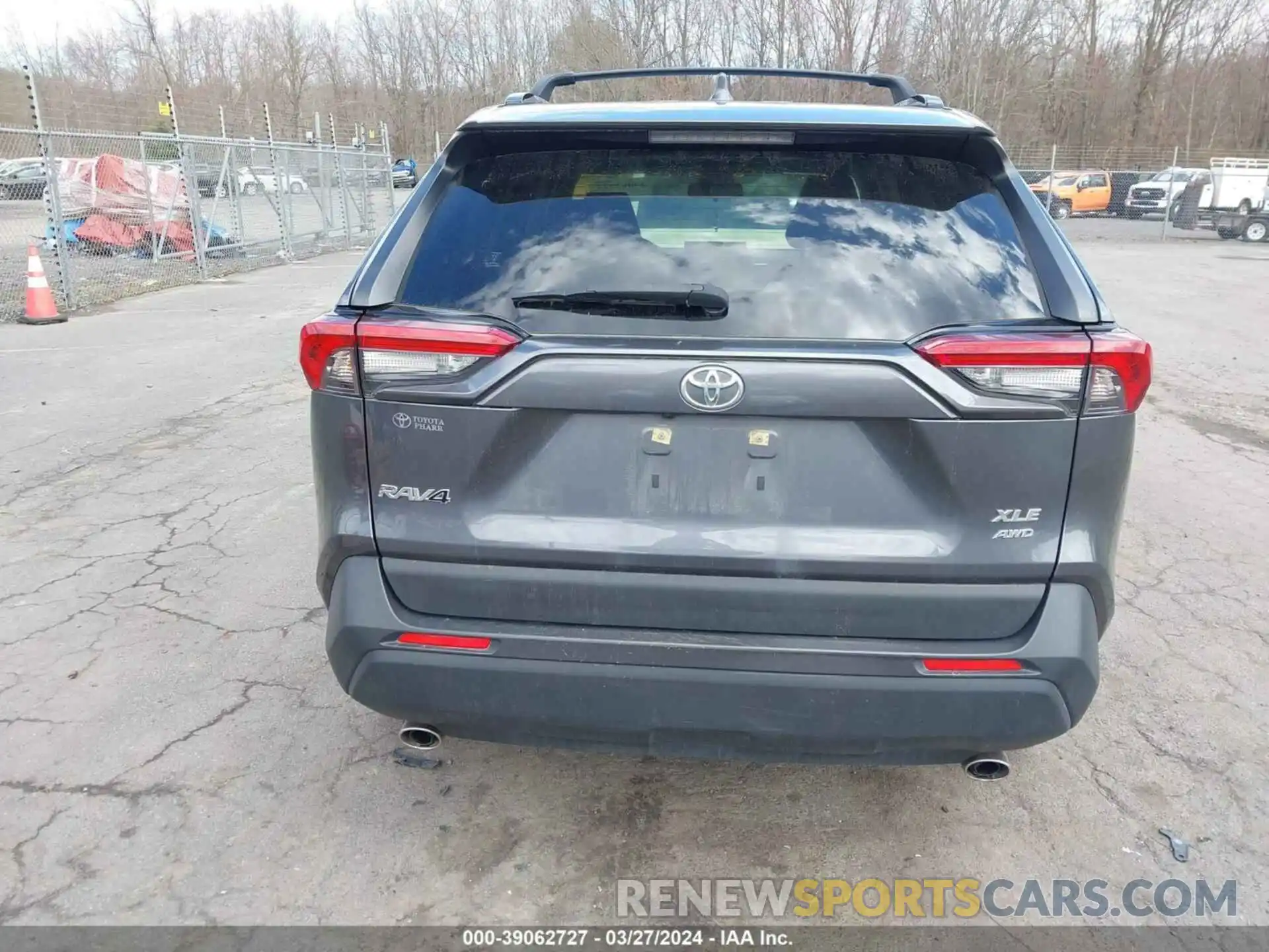 16 Photograph of a damaged car JTMA1RFV8LD060257 TOYOTA RAV4 2020