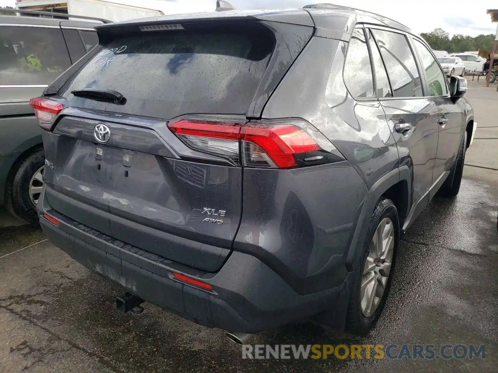 4 Photograph of a damaged car JTMA1RFV8LD529489 TOYOTA RAV4 2020