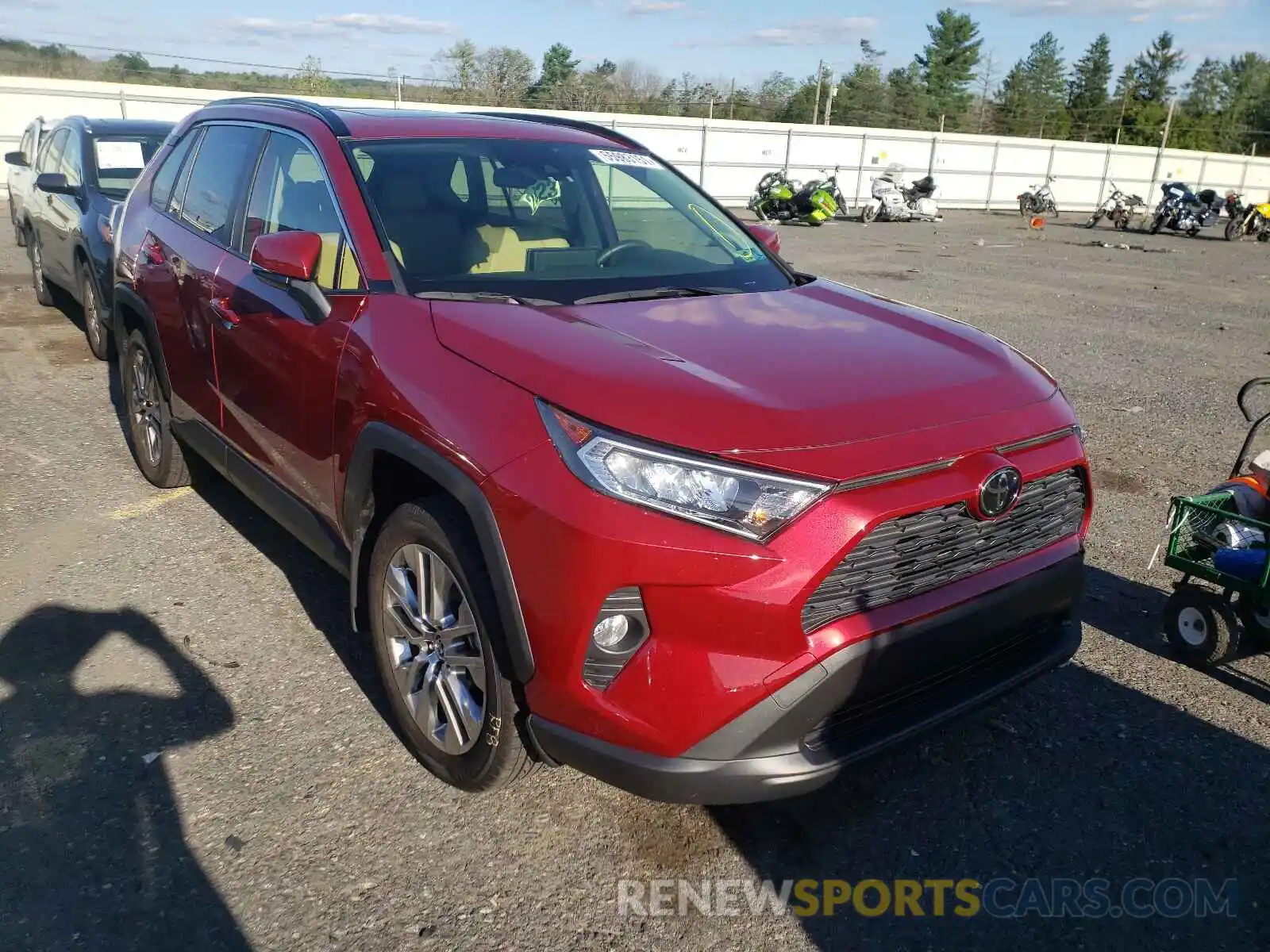 1 Photograph of a damaged car JTMA1RFV8LJ029186 TOYOTA RAV4 2020