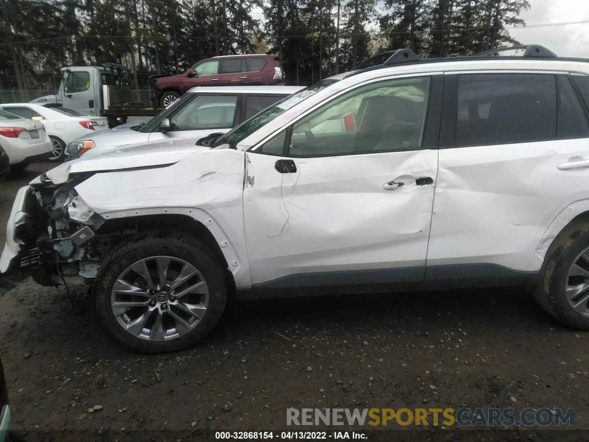 6 Photograph of a damaged car JTMA1RFV9LD054354 TOYOTA RAV4 2020