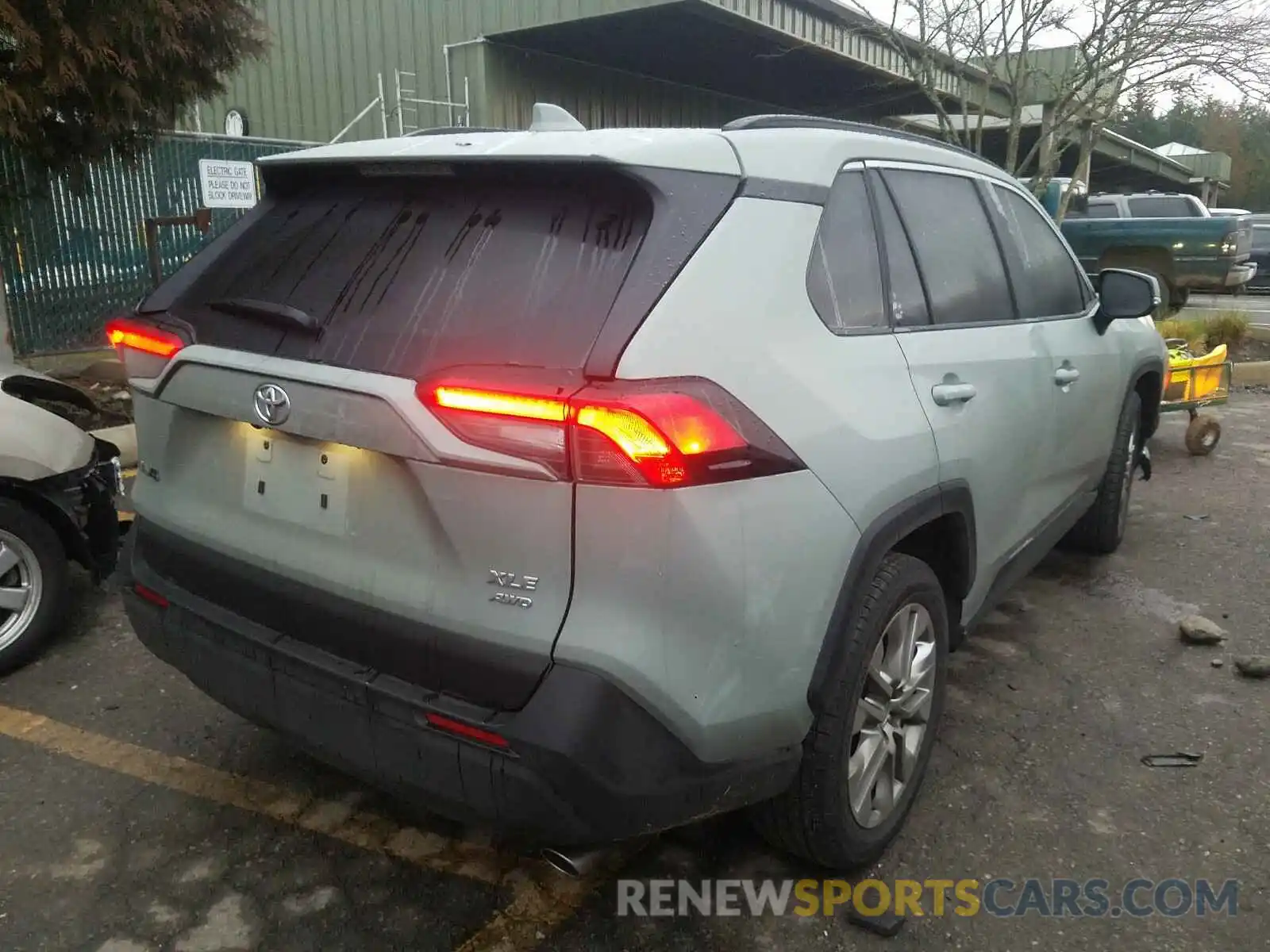 4 Photograph of a damaged car JTMA1RFV9LD059201 TOYOTA RAV4 2020