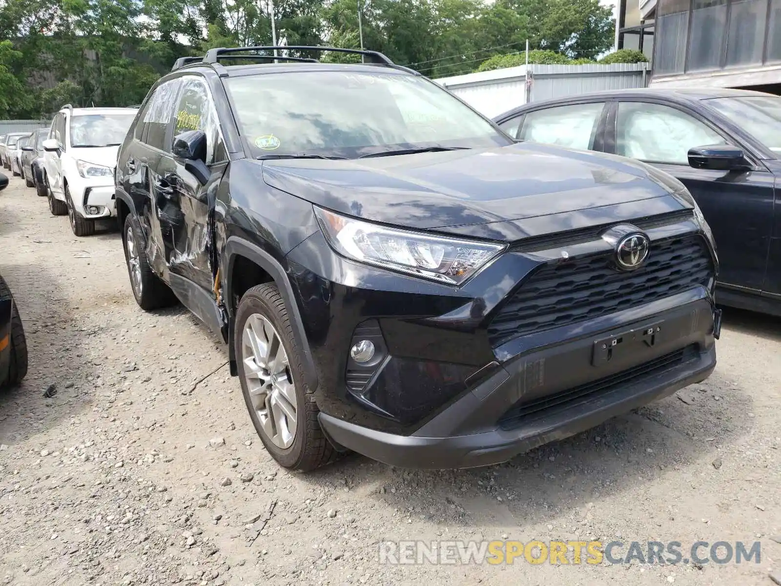 1 Photograph of a damaged car JTMA1RFVXLD066741 TOYOTA RAV4 2020