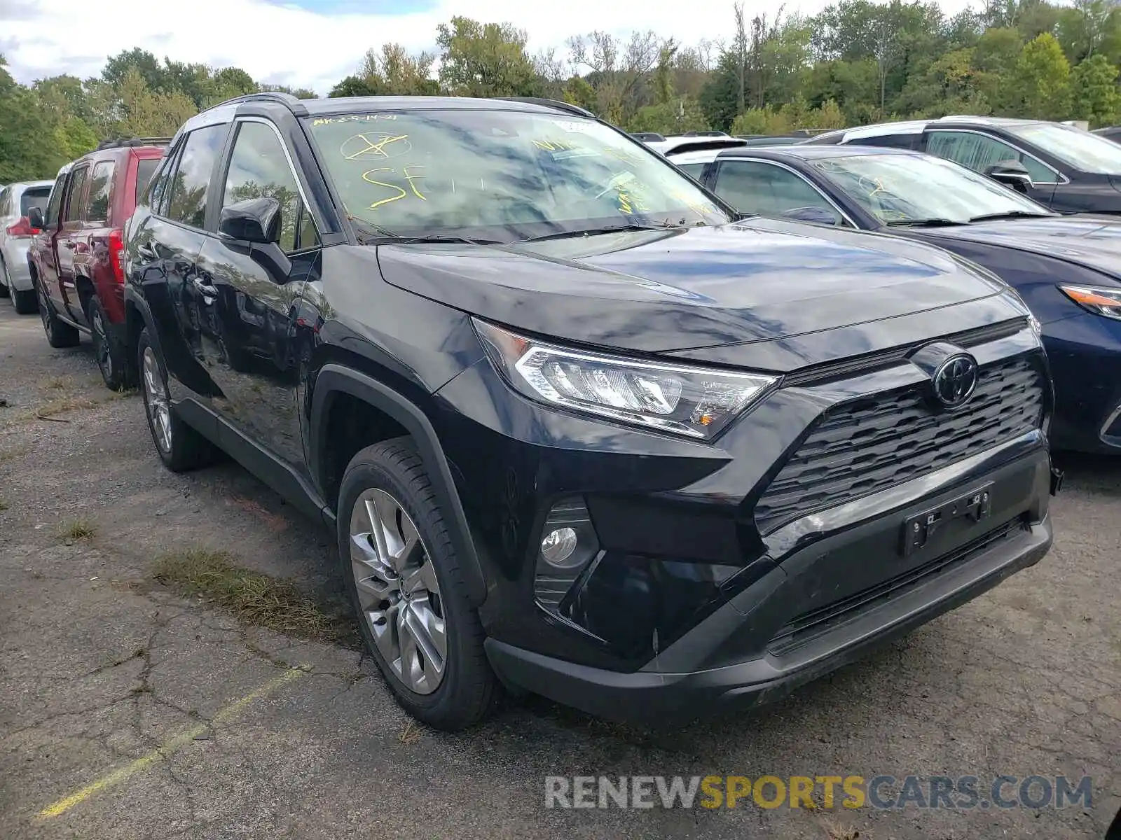 1 Photograph of a damaged car JTMA1RFVXLD528084 TOYOTA RAV4 2020