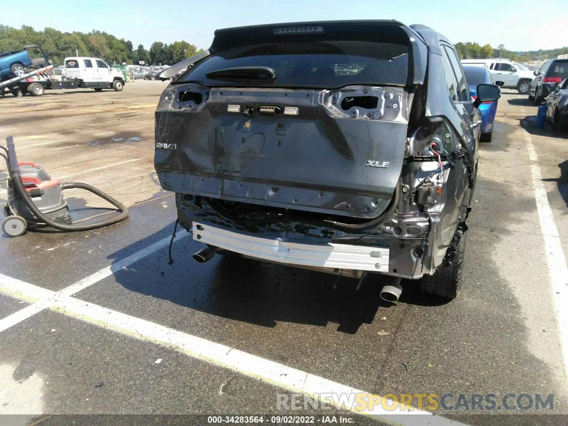 6 Photograph of a damaged car JTMC1RFV0LD045860 TOYOTA RAV4 2020