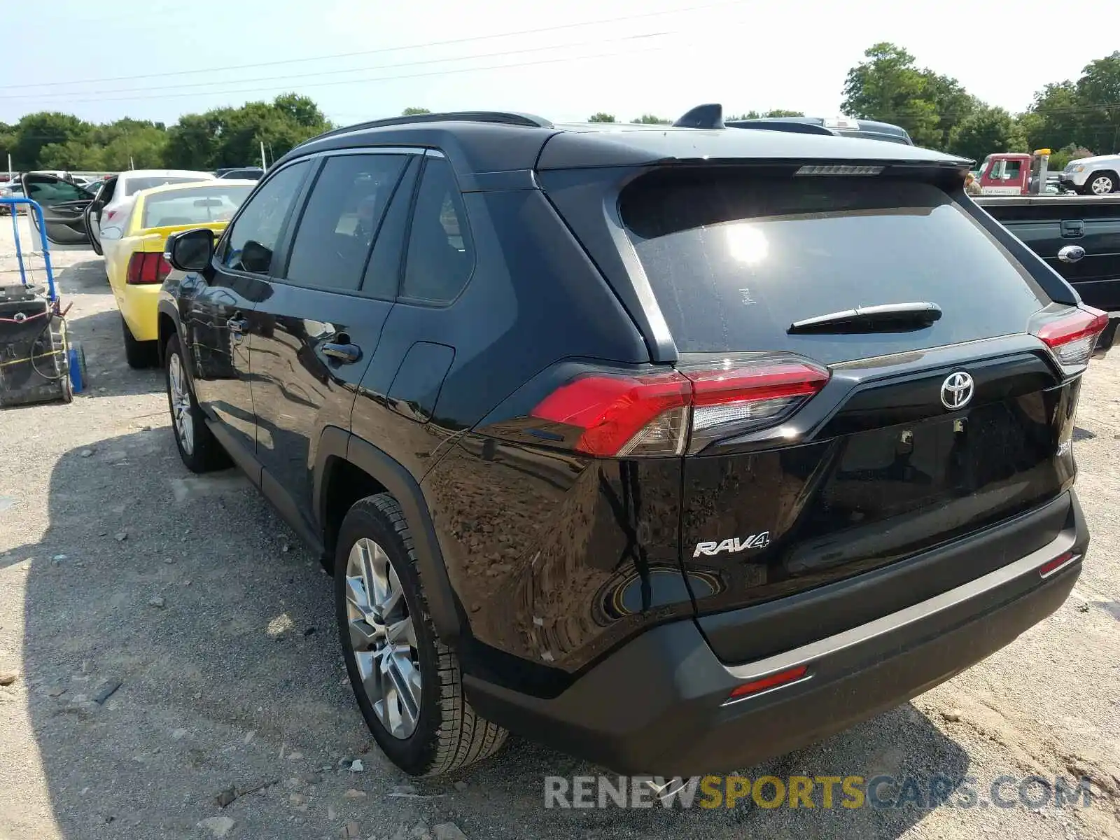 3 Photograph of a damaged car JTMC1RFV0LD056311 TOYOTA RAV4 2020