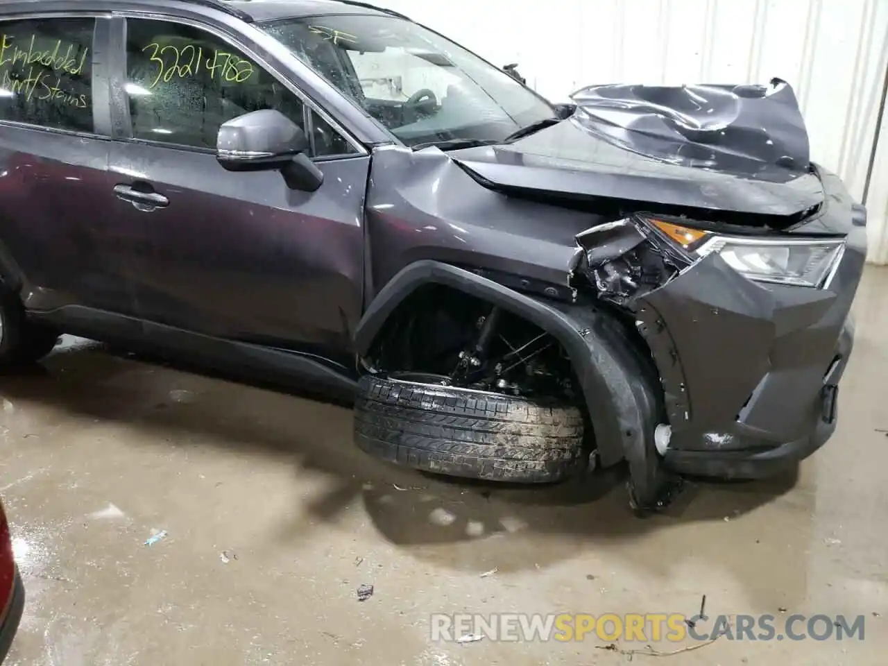 9 Photograph of a damaged car JTMC1RFV0LJ017753 TOYOTA RAV4 2020