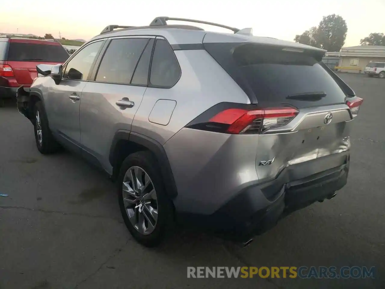 3 Photograph of a damaged car JTMC1RFV0LJ020457 TOYOTA RAV4 2020