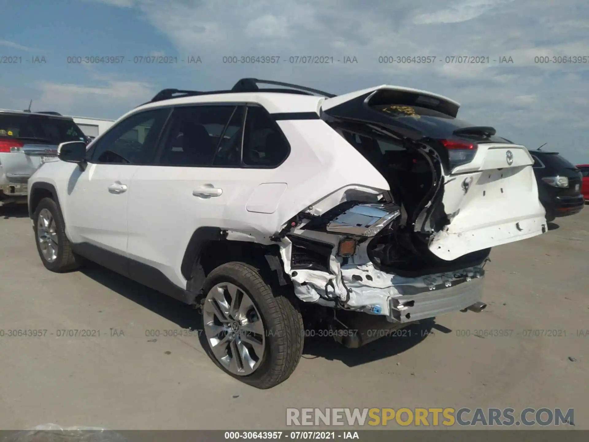 3 Photograph of a damaged car JTMC1RFV1LD048041 TOYOTA RAV4 2020