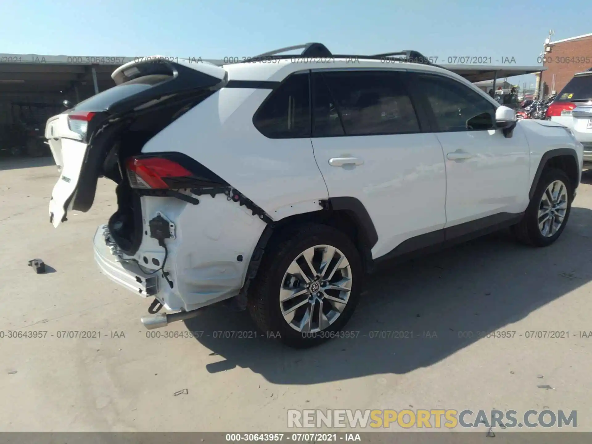 4 Photograph of a damaged car JTMC1RFV1LD048041 TOYOTA RAV4 2020