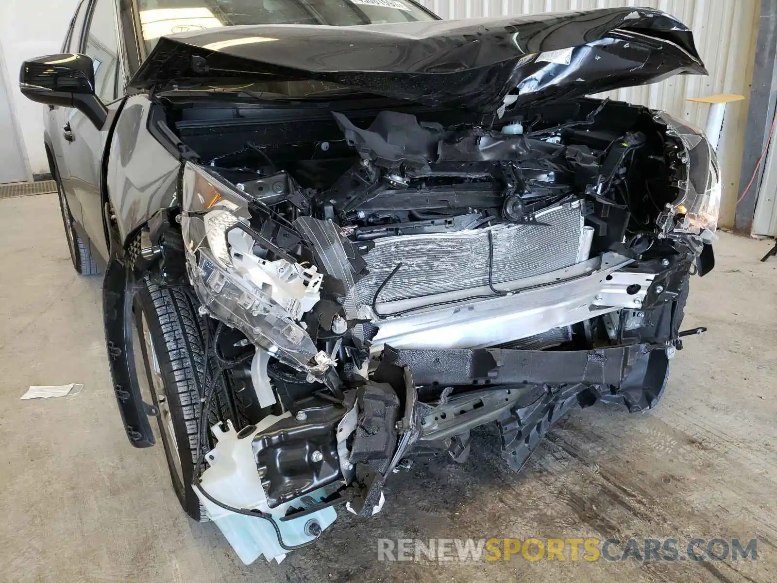 9 Photograph of a damaged car JTMC1RFV1LD056625 TOYOTA RAV4 2020