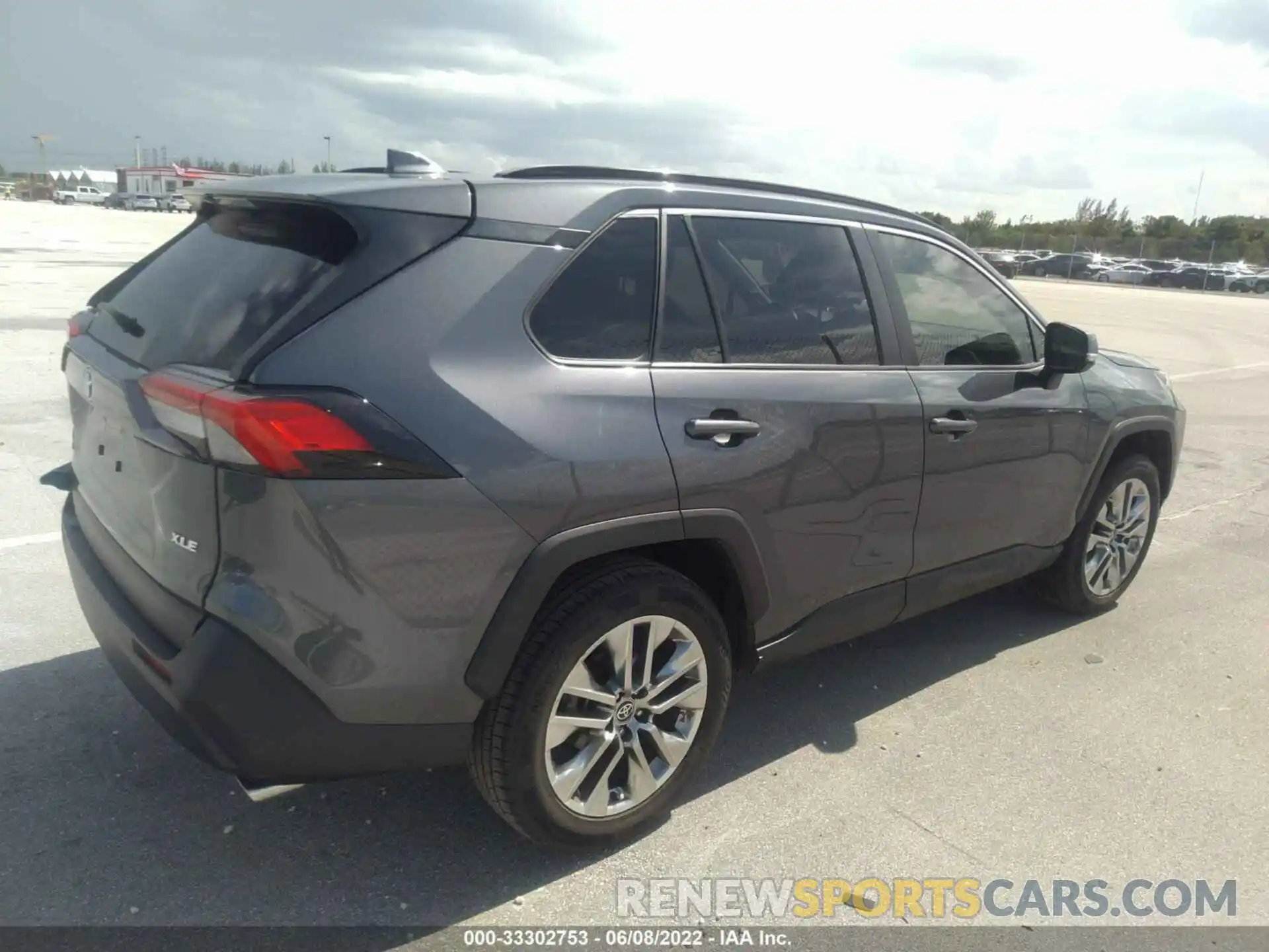 4 Photograph of a damaged car JTMC1RFV2LD048288 TOYOTA RAV4 2020