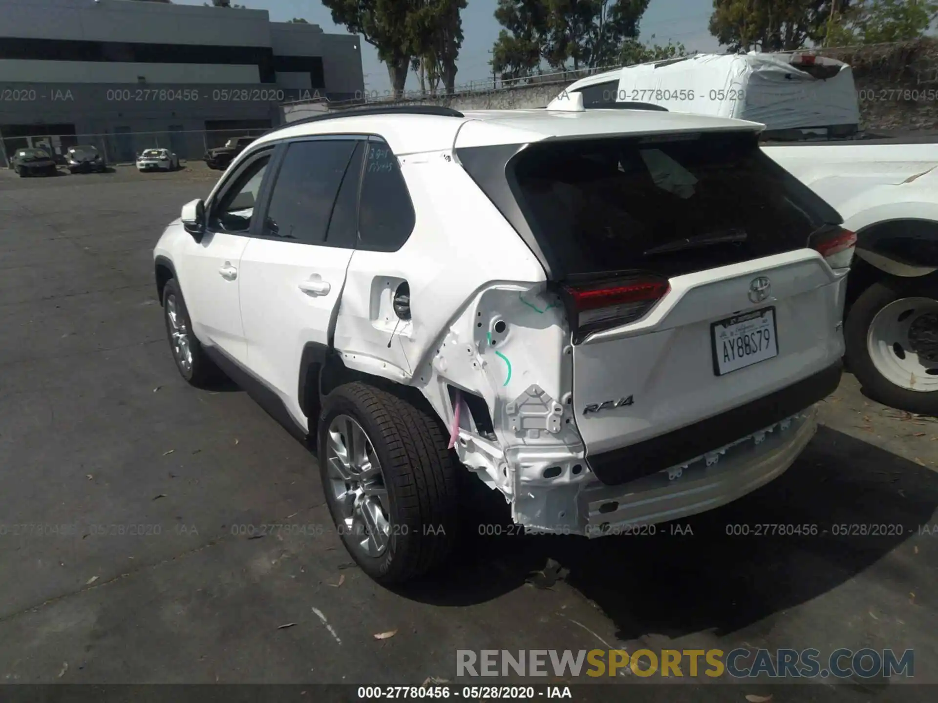 3 Photograph of a damaged car JTMC1RFV2LD520411 TOYOTA RAV4 2020