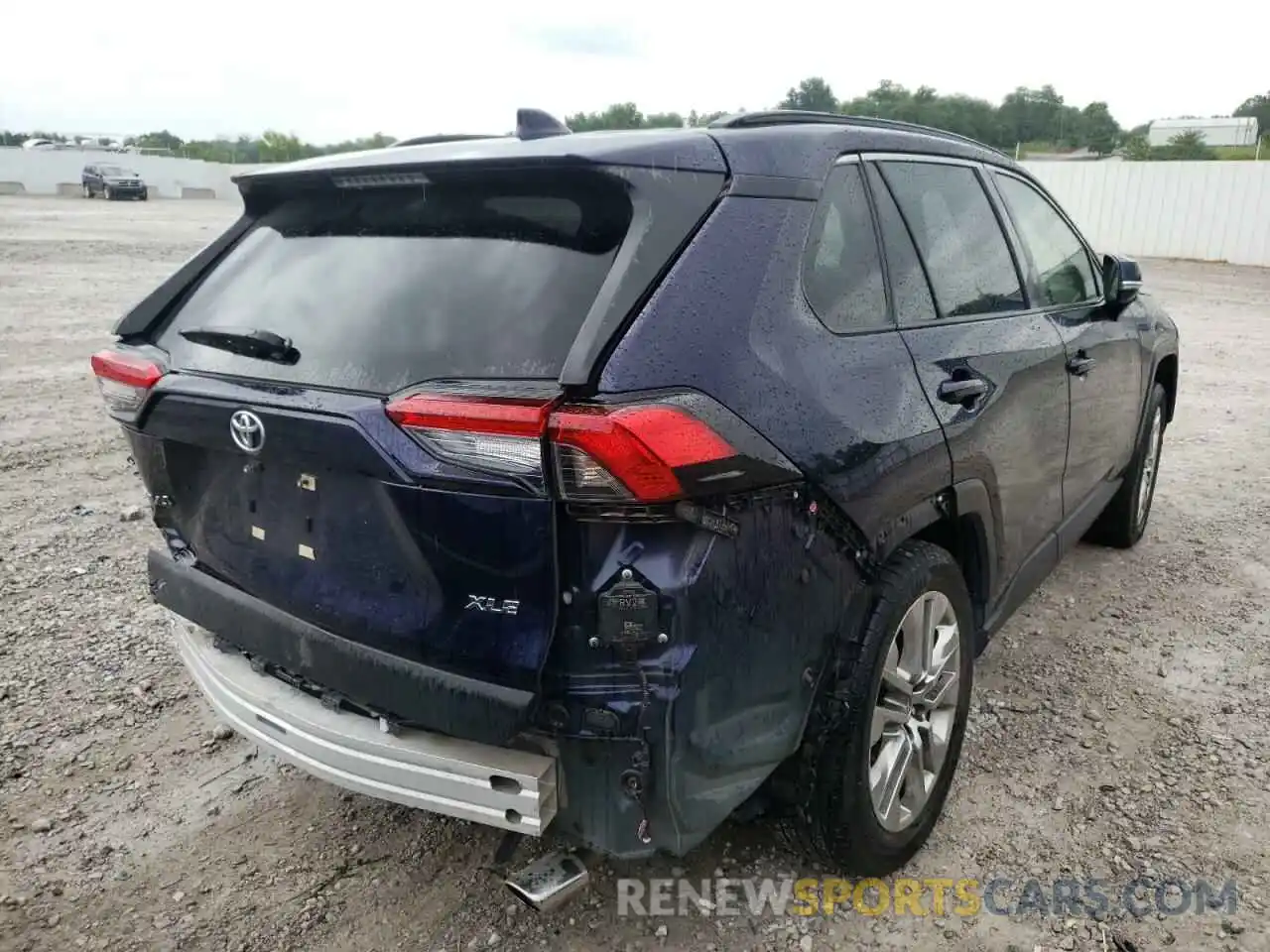 4 Photograph of a damaged car JTMC1RFV2LJ017141 TOYOTA RAV4 2020