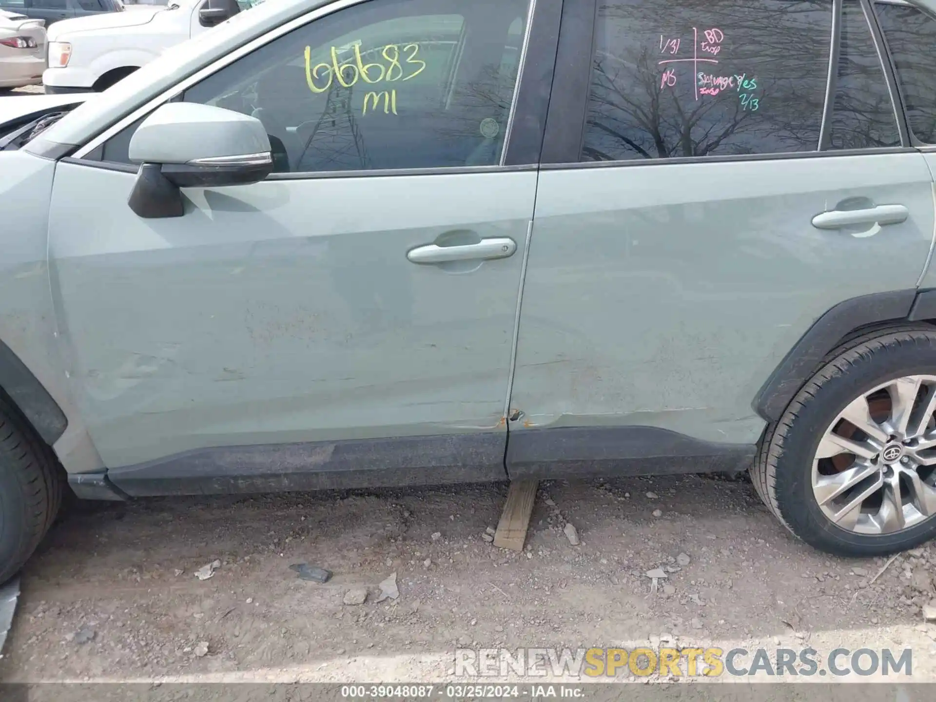 14 Photograph of a damaged car JTMC1RFV2LJ020217 TOYOTA RAV4 2020