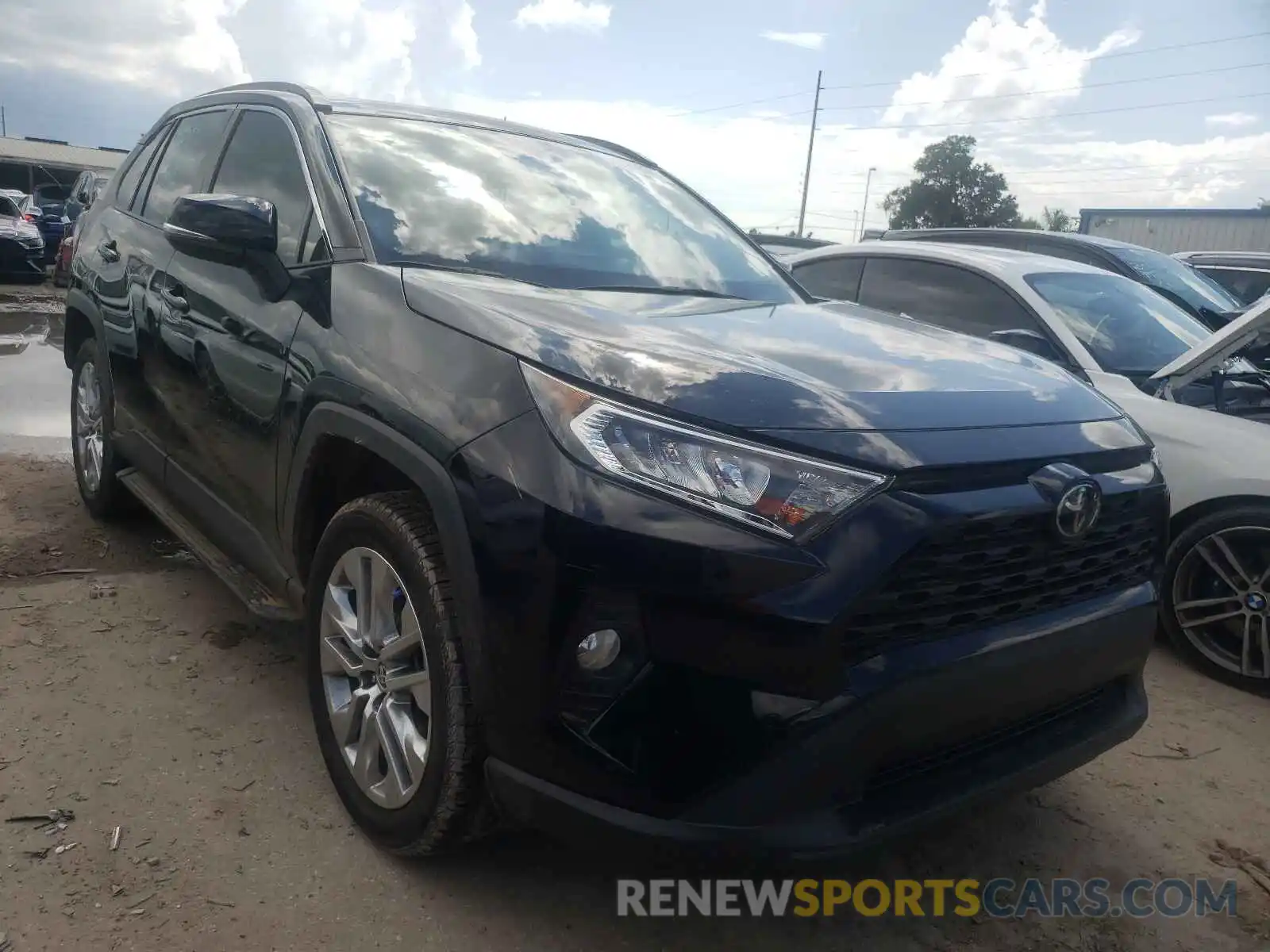 1 Photograph of a damaged car JTMC1RFV3LD044279 TOYOTA RAV4 2020