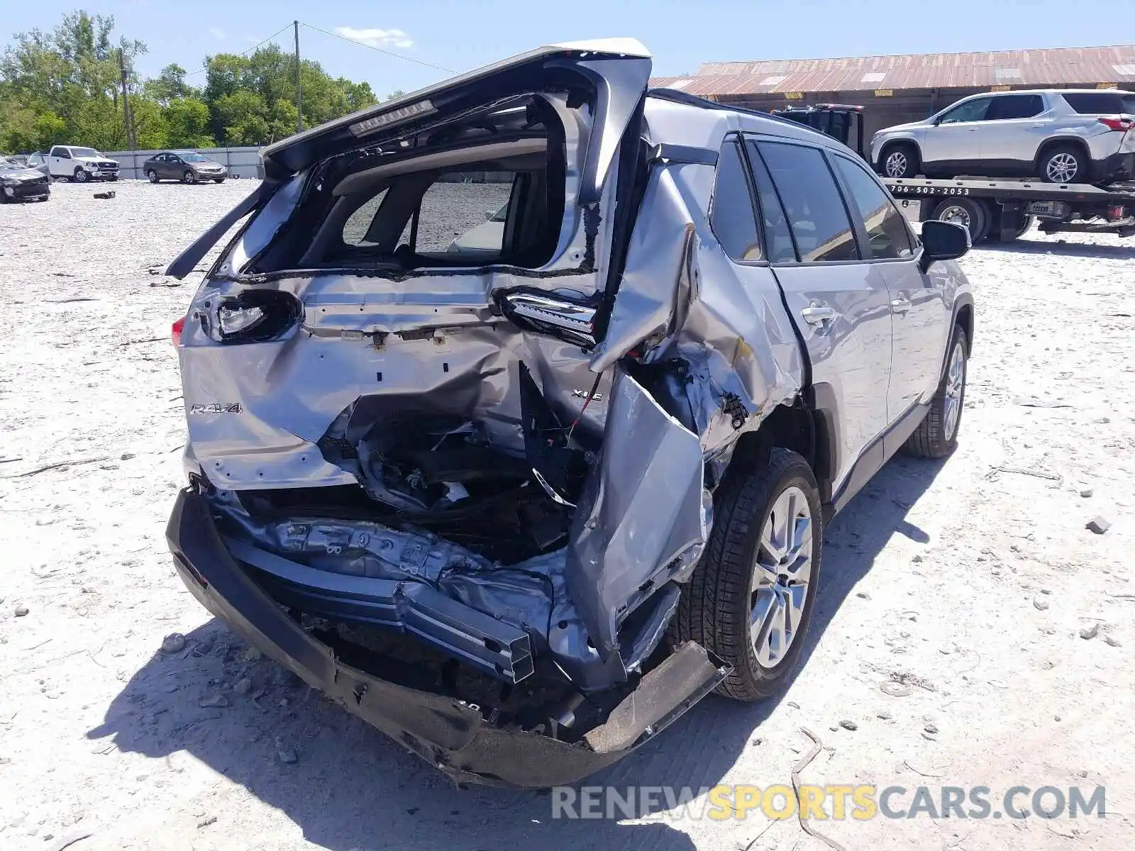 4 Photograph of a damaged car JTMC1RFV3LD055167 TOYOTA RAV4 2020