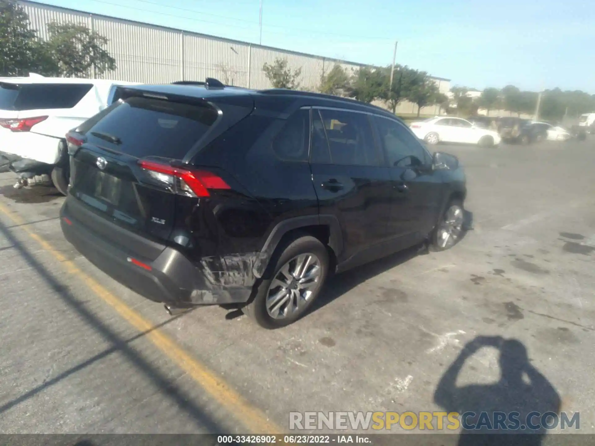 4 Photograph of a damaged car JTMC1RFV4LD045117 TOYOTA RAV4 2020