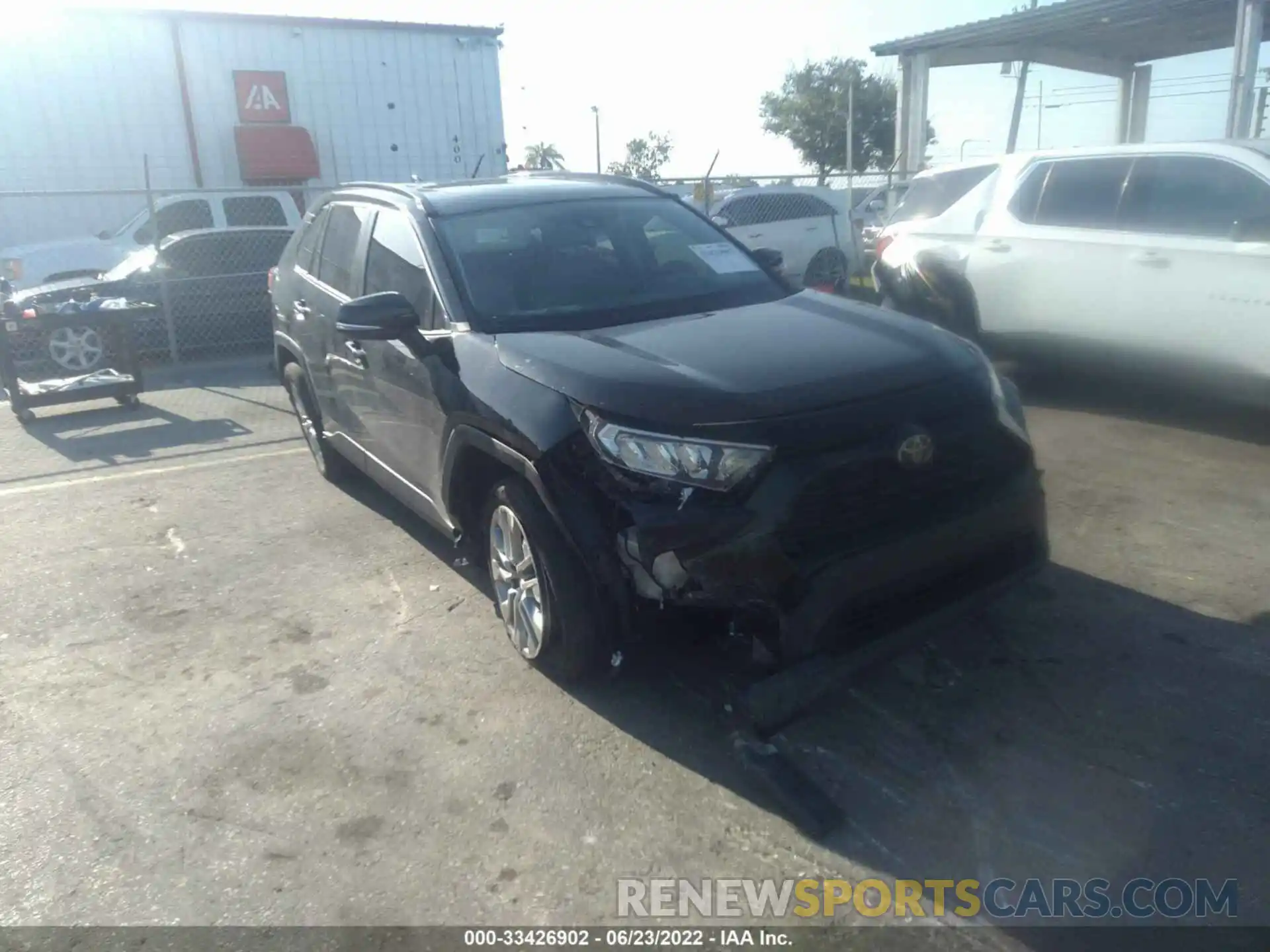 6 Photograph of a damaged car JTMC1RFV4LD045117 TOYOTA RAV4 2020