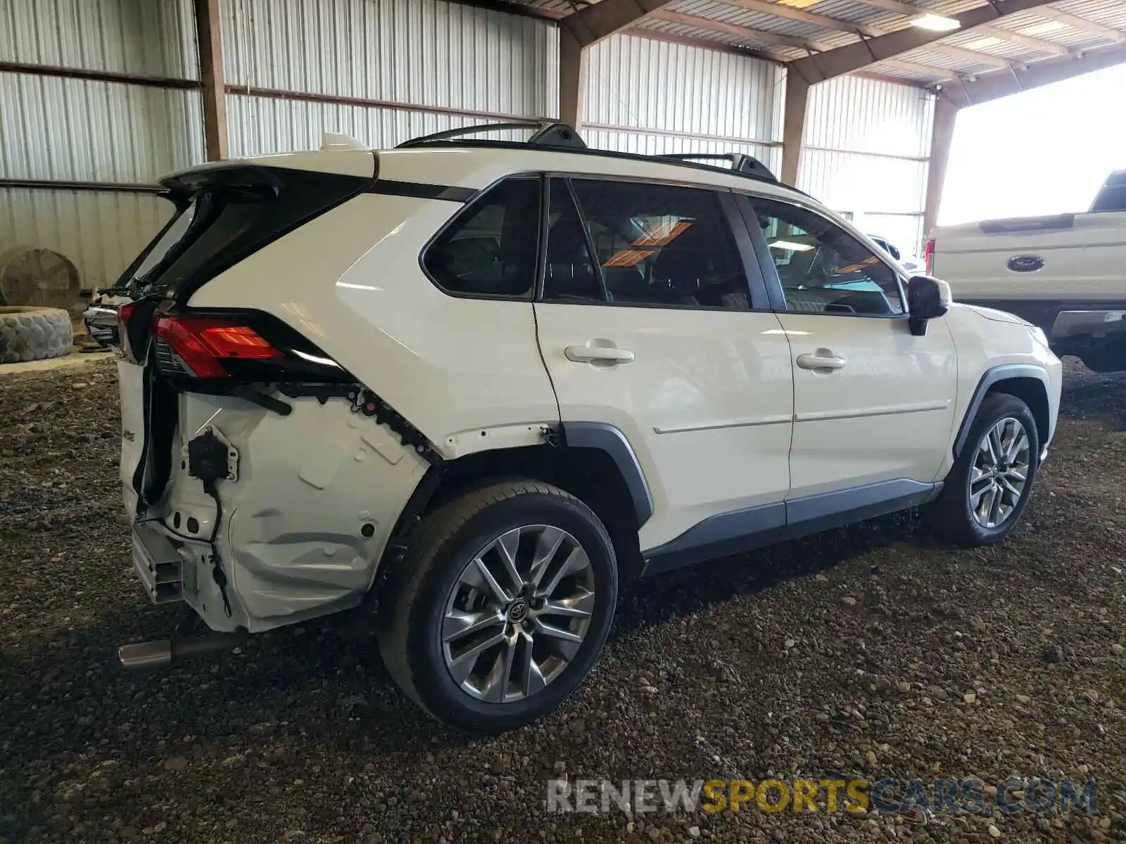 4 Photograph of a damaged car JTMC1RFV4LD046297 TOYOTA RAV4 2020