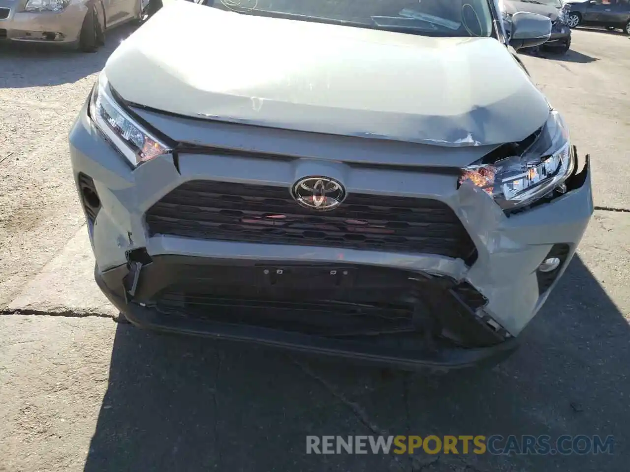 9 Photograph of a damaged car JTMC1RFV4LJ020350 TOYOTA RAV4 2020