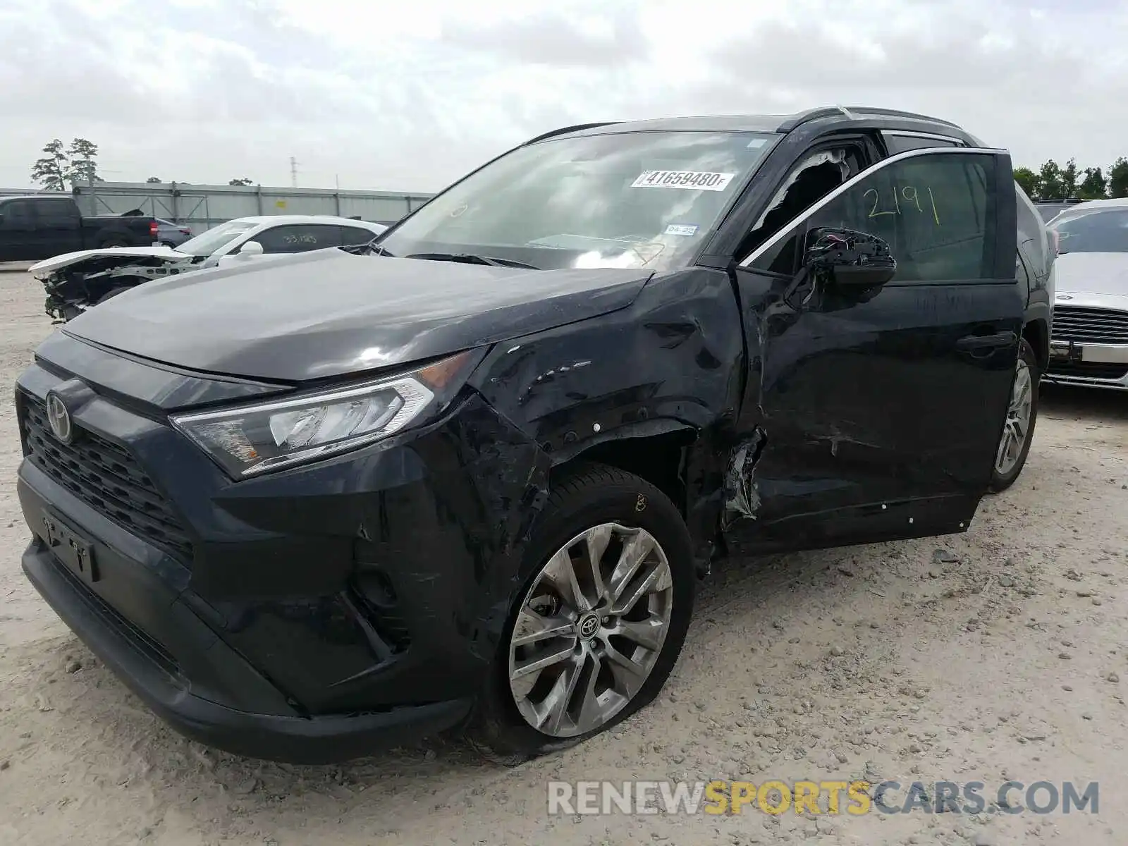 2 Photograph of a damaged car JTMC1RFV4LJ021207 TOYOTA RAV4 2020