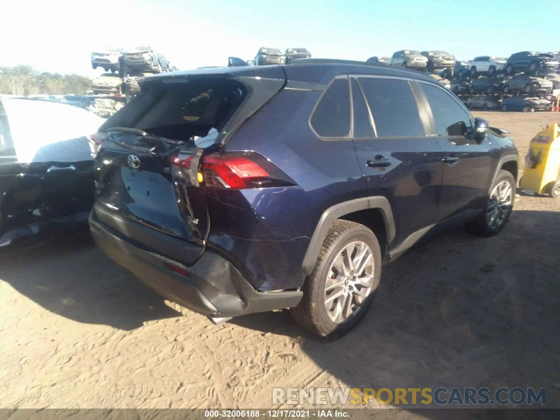 4 Photograph of a damaged car JTMC1RFV5LD042419 TOYOTA RAV4 2020