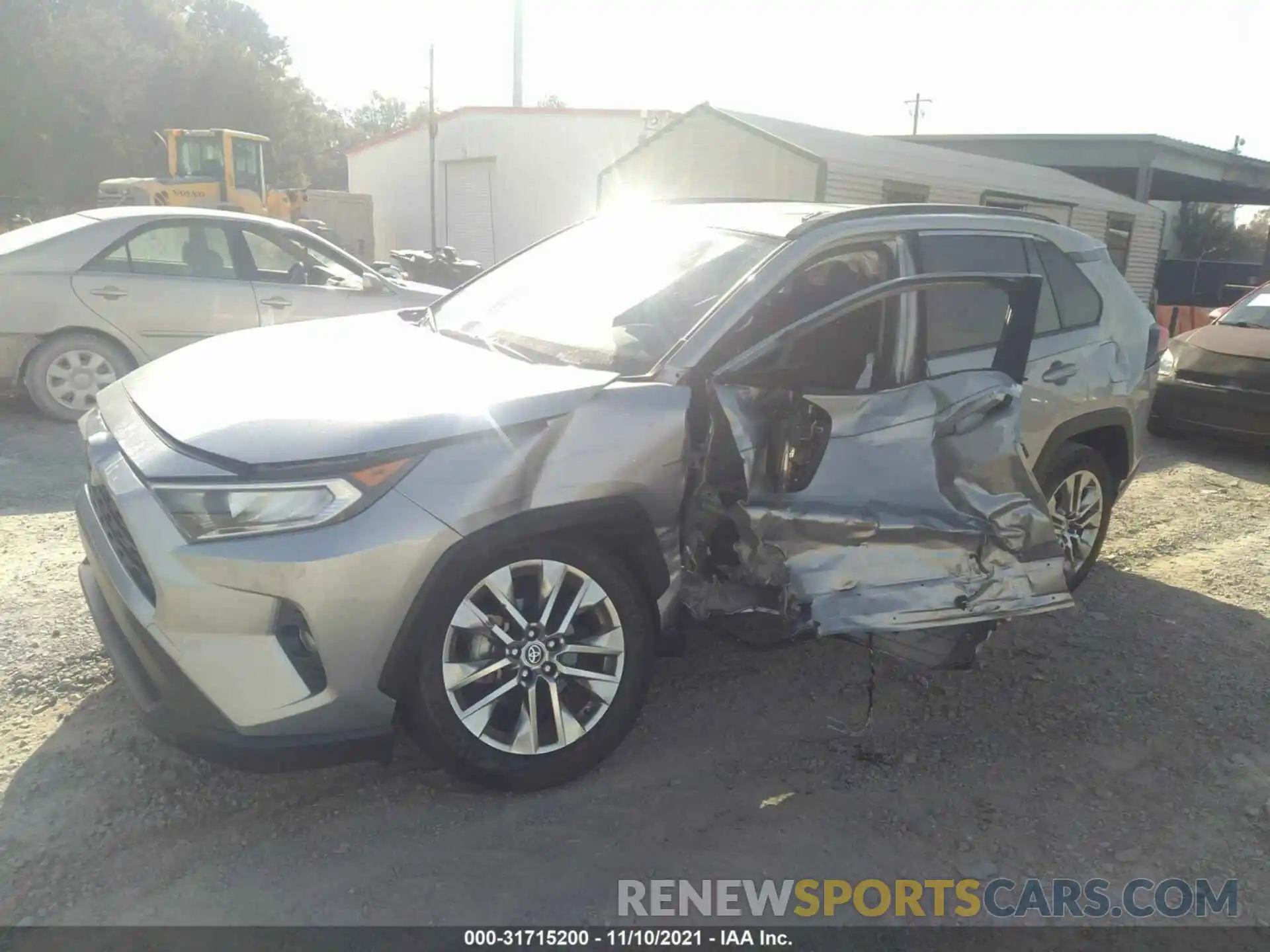 2 Photograph of a damaged car JTMC1RFV5LJ020003 TOYOTA RAV4 2020